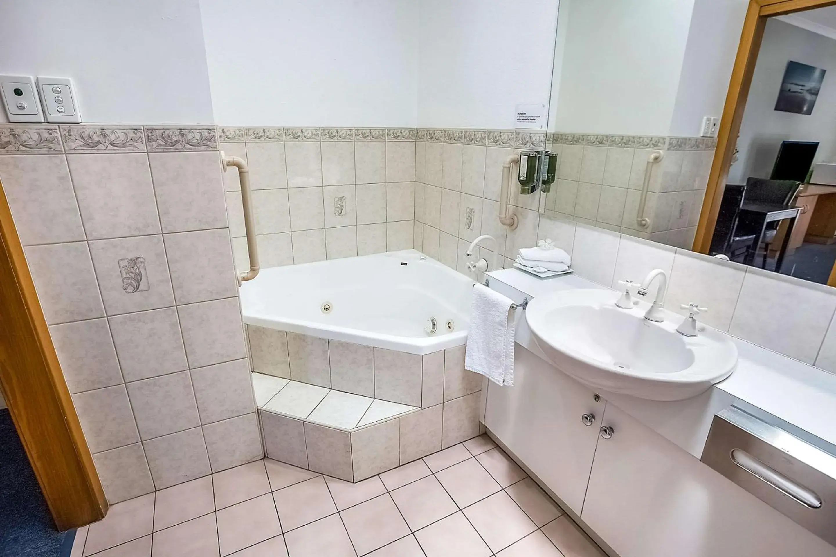 Bedroom in Comfort Inn May Park Bedroom in Comfort Inn May Park