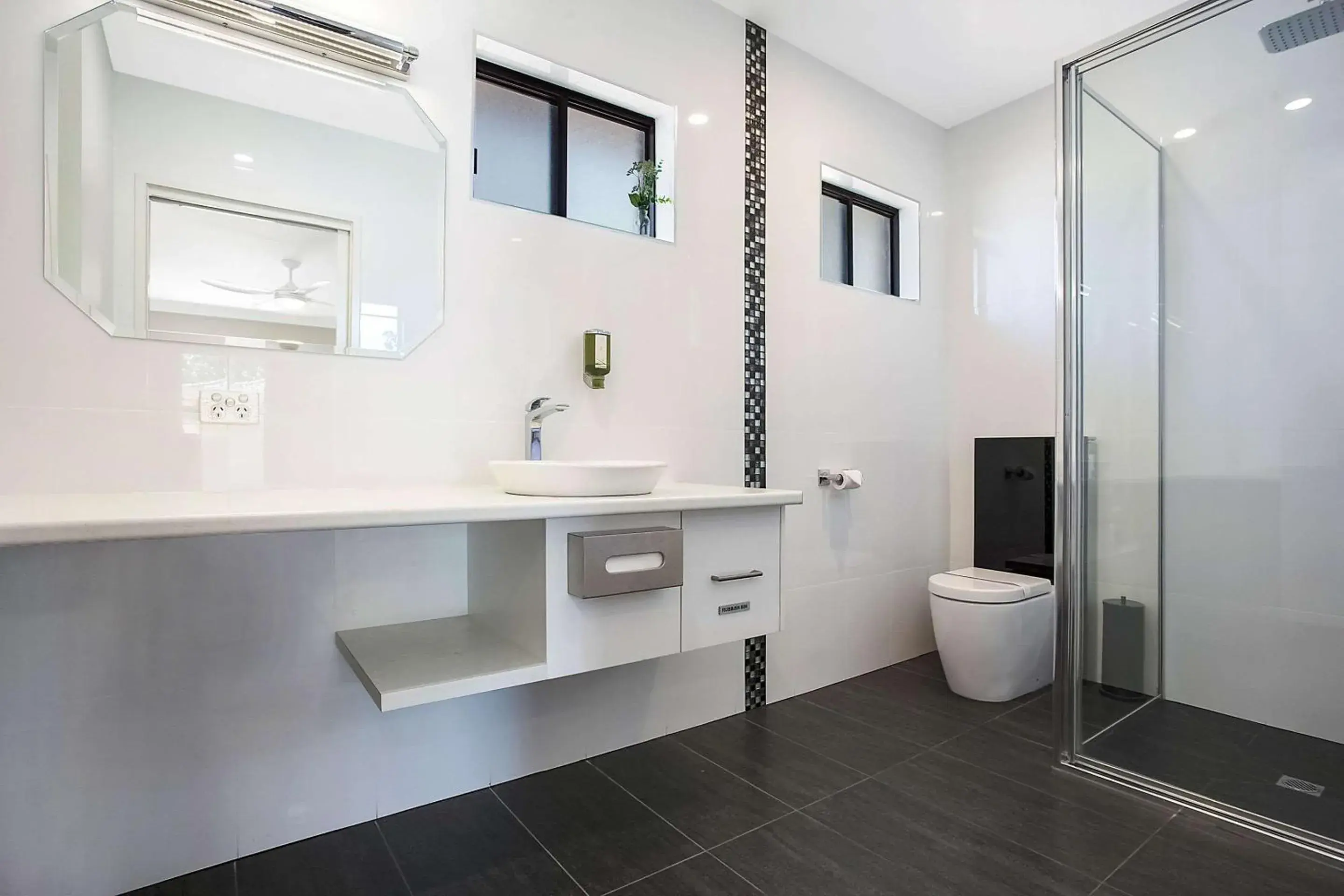 Bedroom in Comfort Inn May Park Bedroom in Comfort Inn May Park