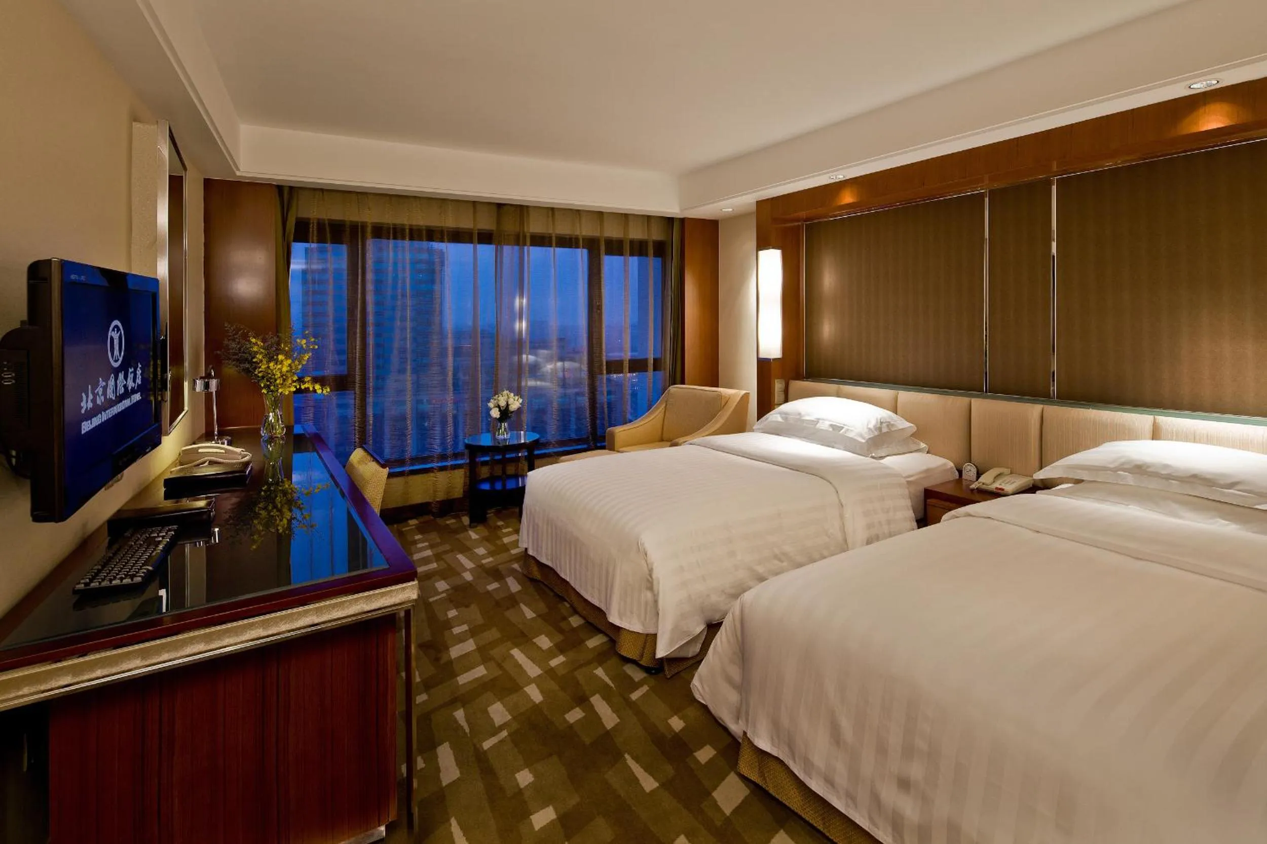 Bedroom, Bed in Beijing International Hotel