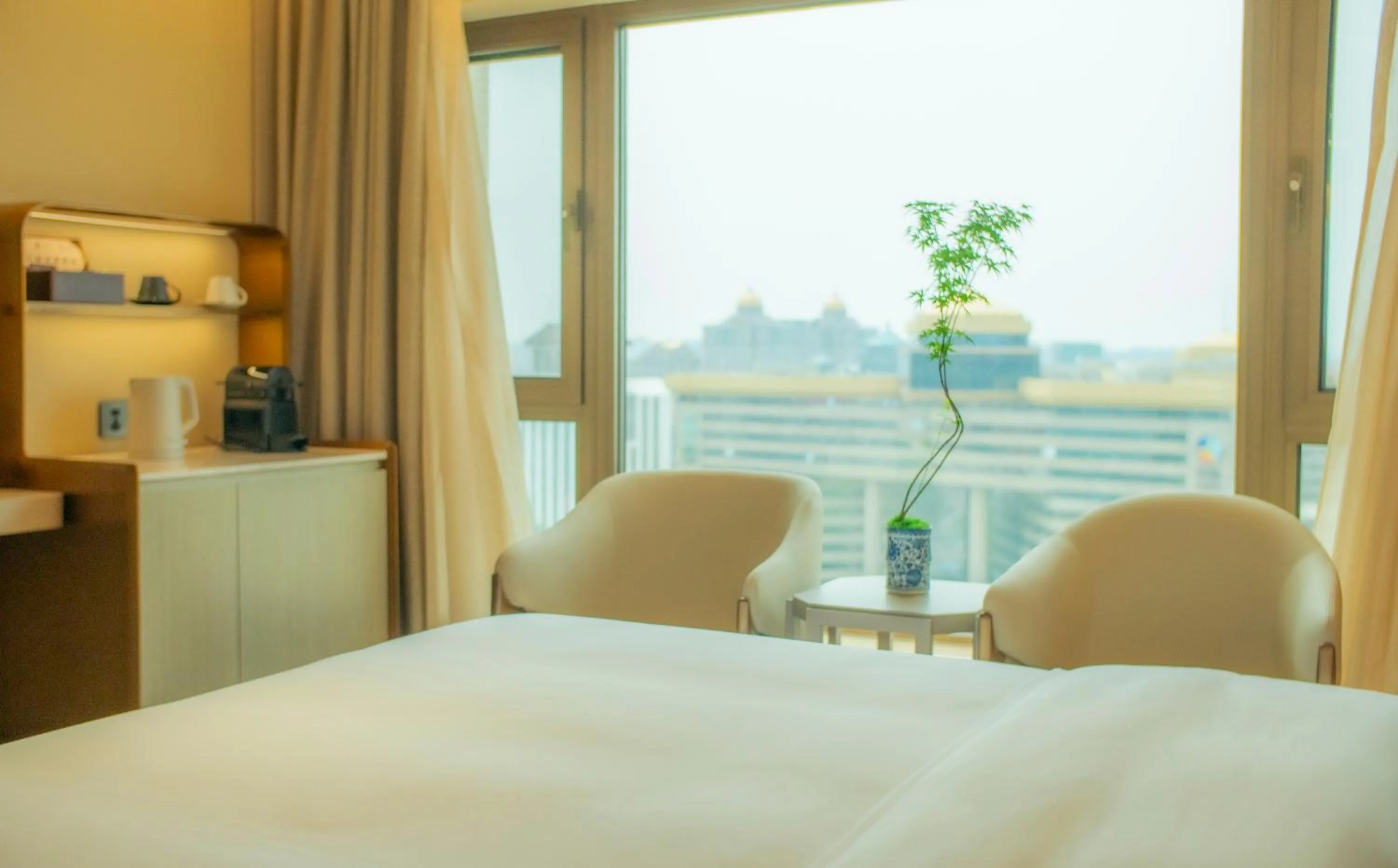 Bed in Beijing International Hotel