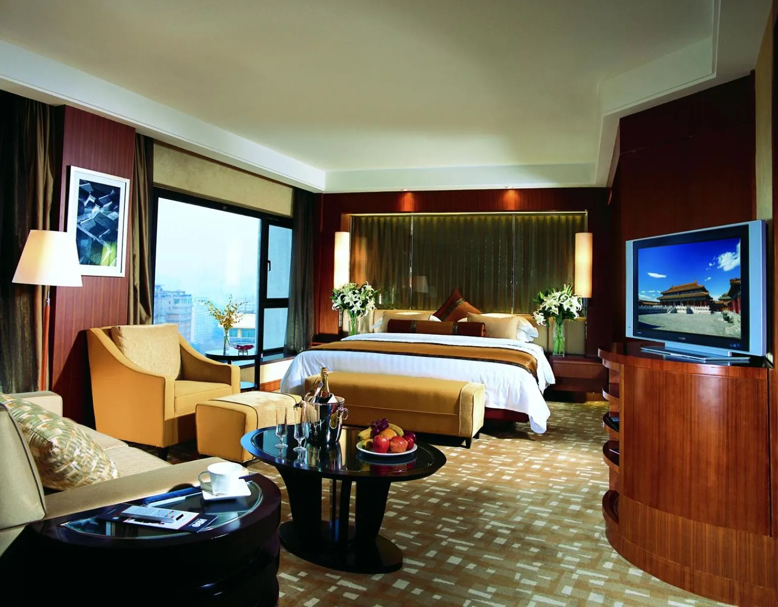 Bed in Beijing International Hotel