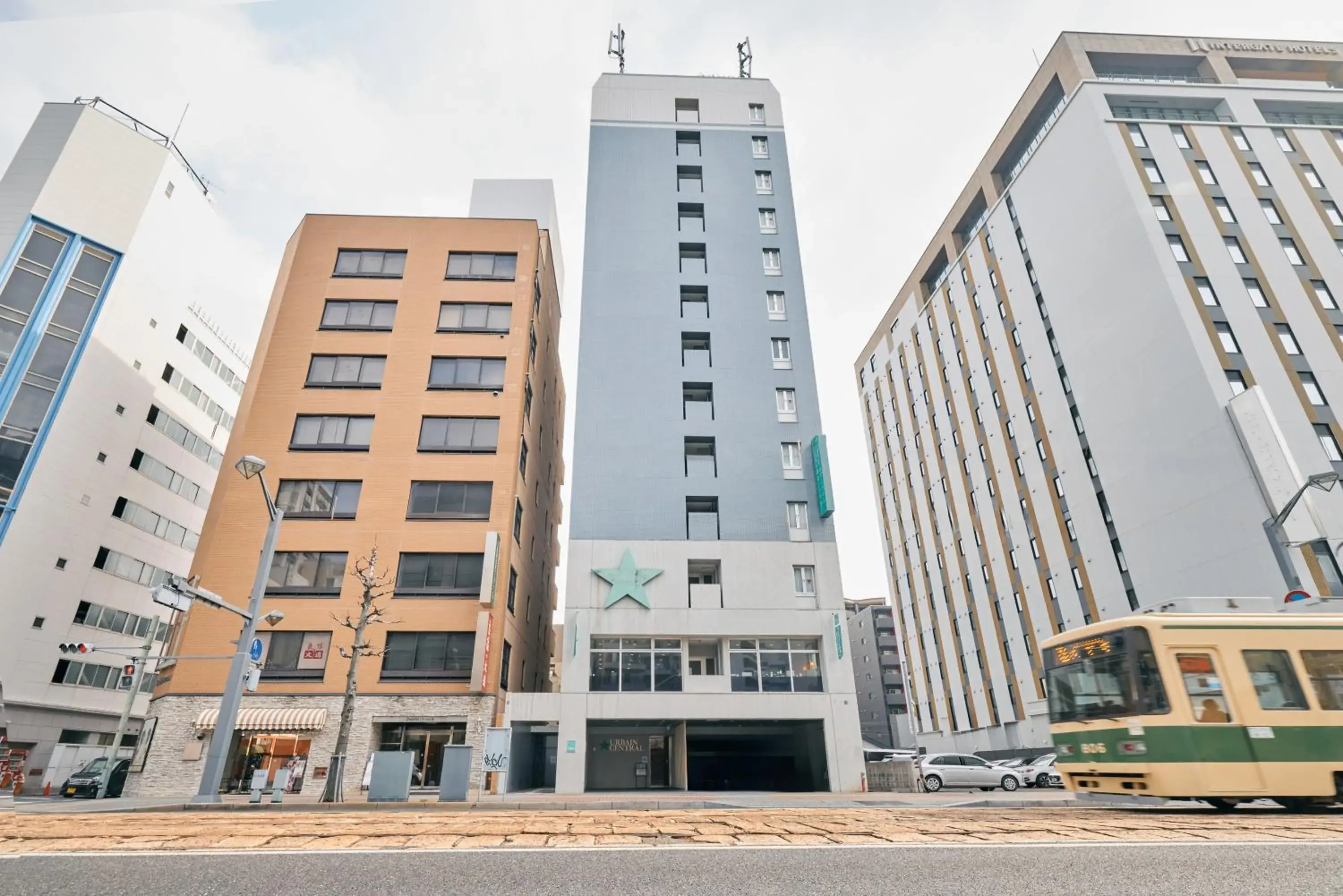 Property building in Urbain Hiroshima Central Property building in Urbain Hiroshima Central
