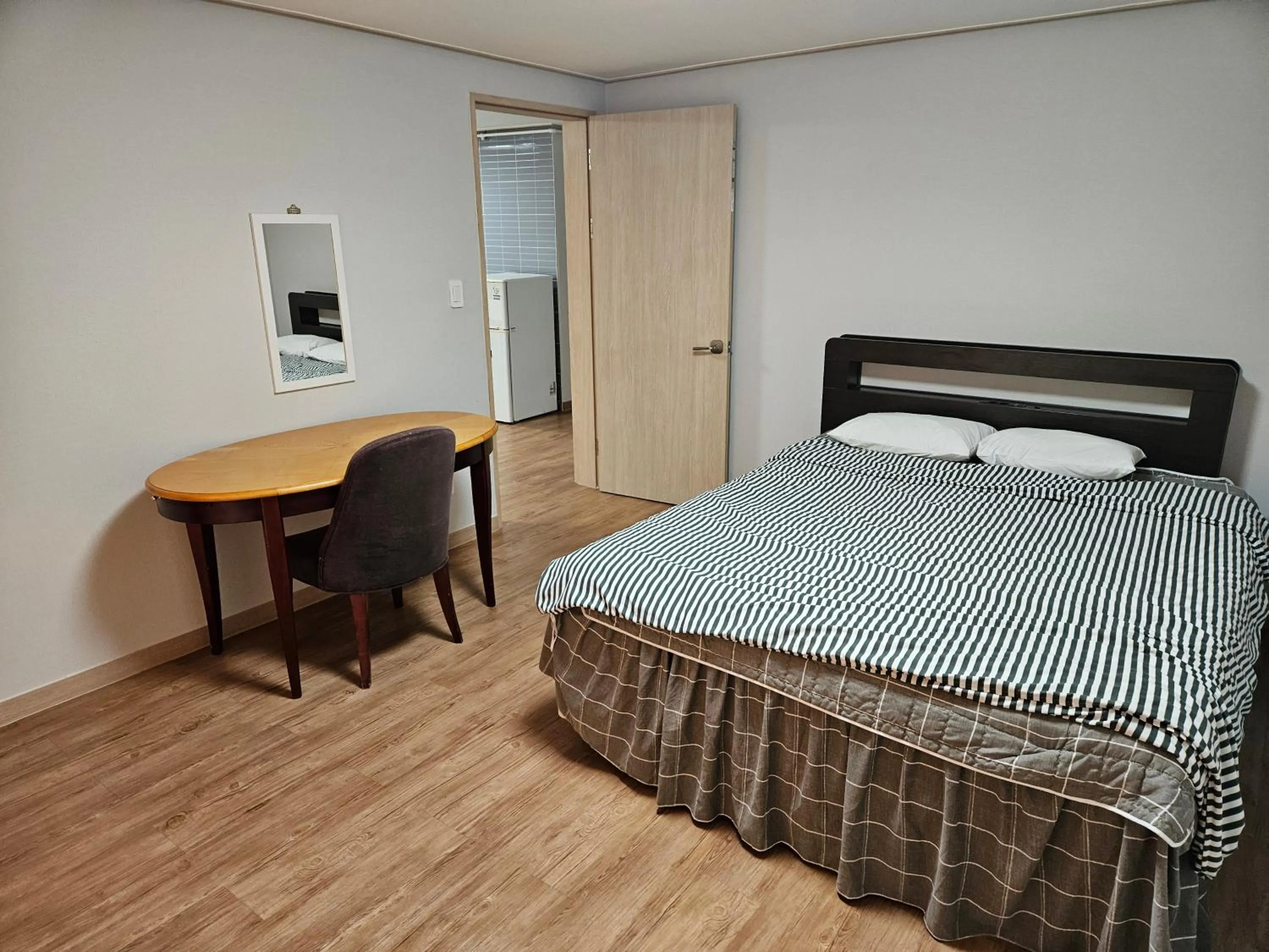 Bed in Kumgangsan Condo Sokcho