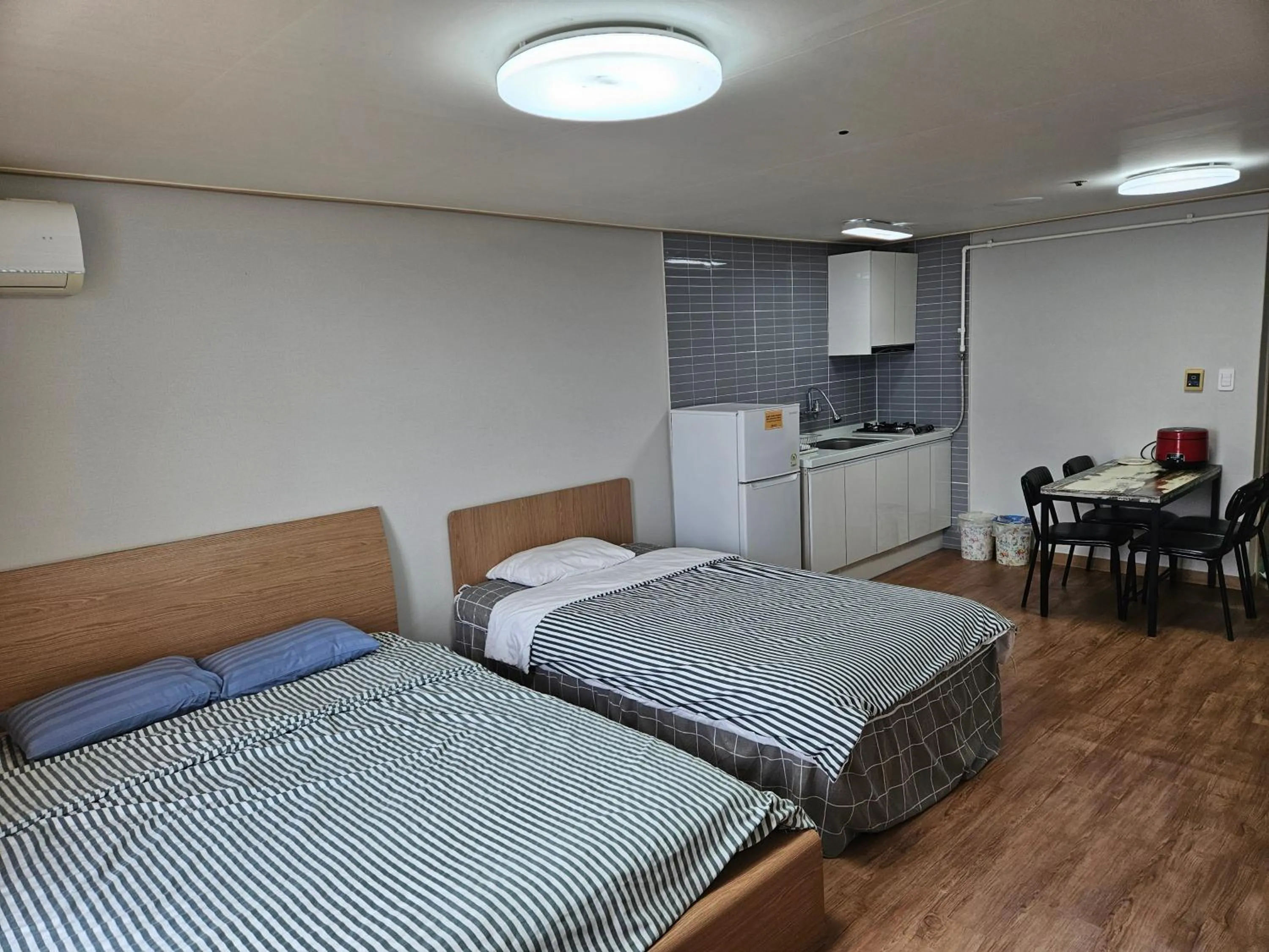 Bed in Kumgangsan Condo Sokcho