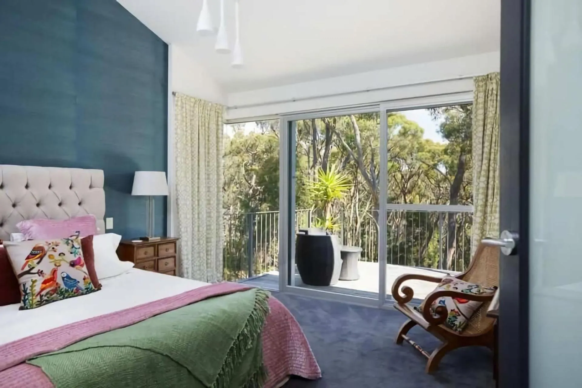 Bed in The Bird House - Hepburn Springs Daylesford