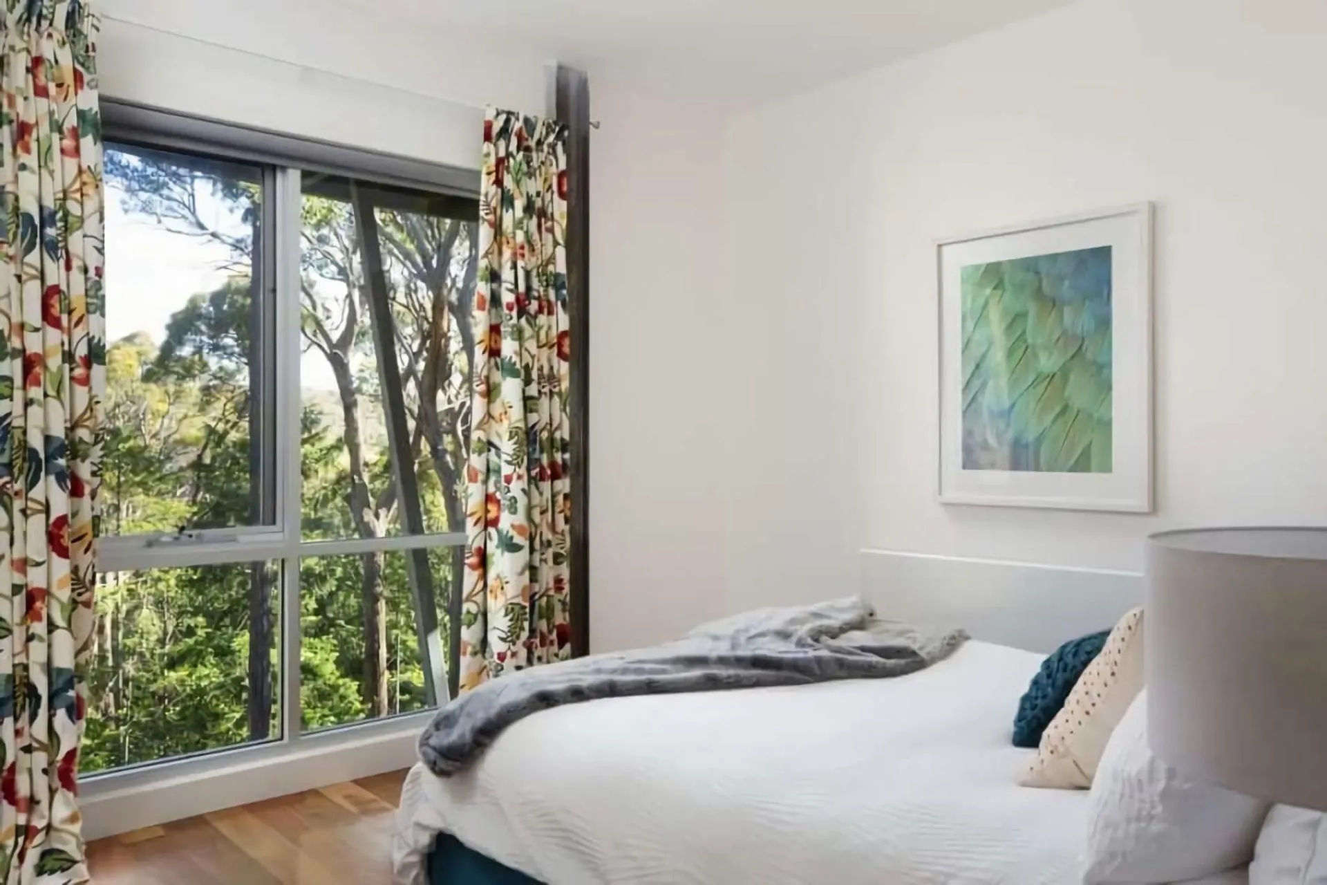 Bed in The Bird House - Hepburn Springs Daylesford