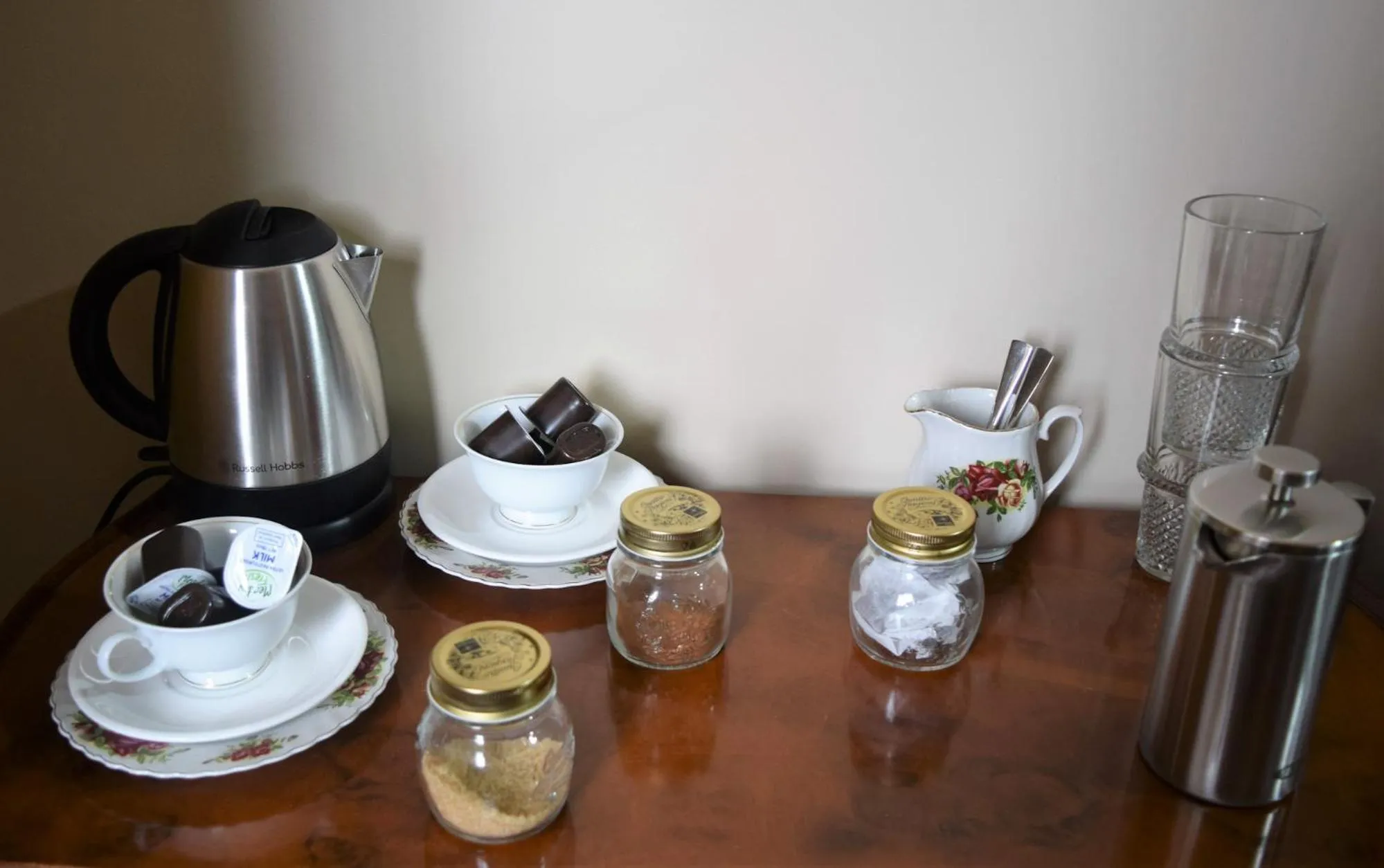 Coffee/tea facilities in Left Bank