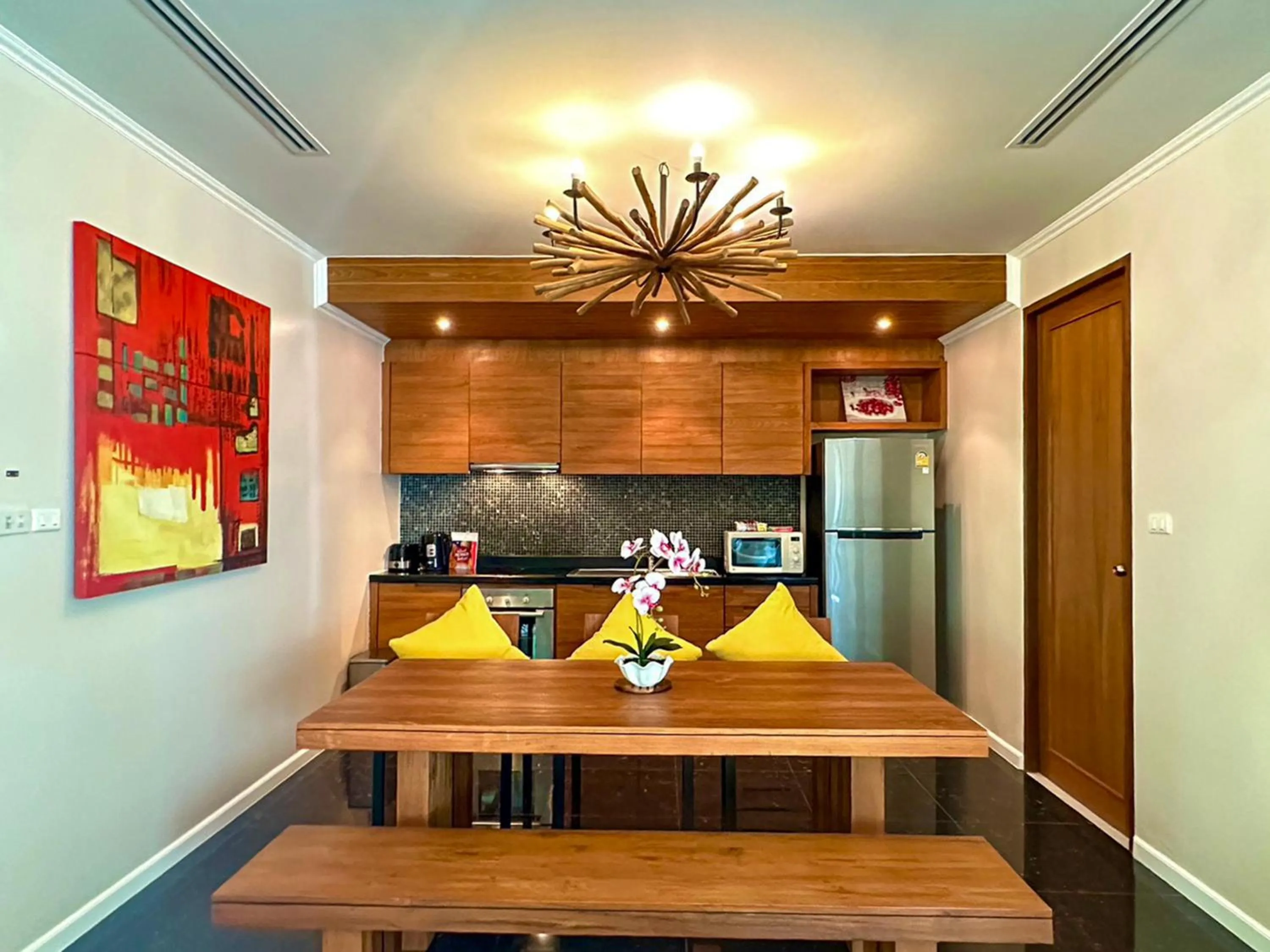 Kitchen or kitchenette in The Kiri Villas Resort