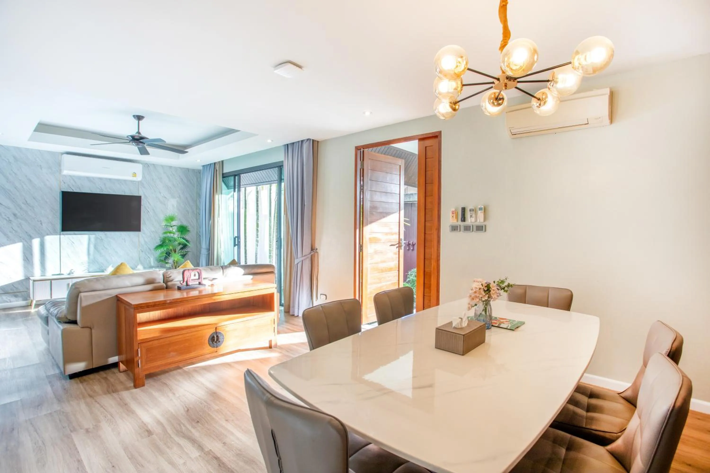Dining area in The Kiri Villas Resort