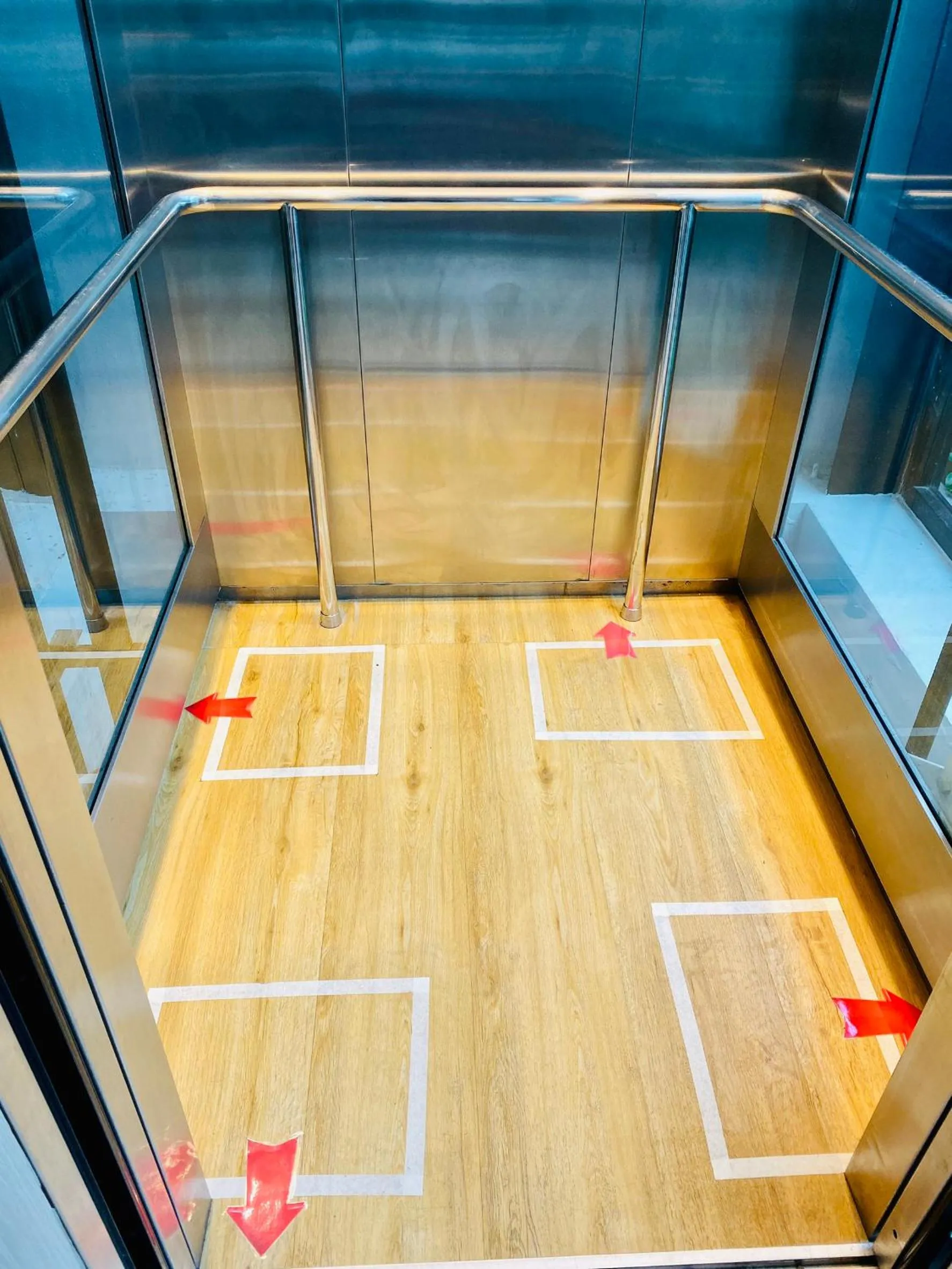 elevator in Montana Hotel Songkhla