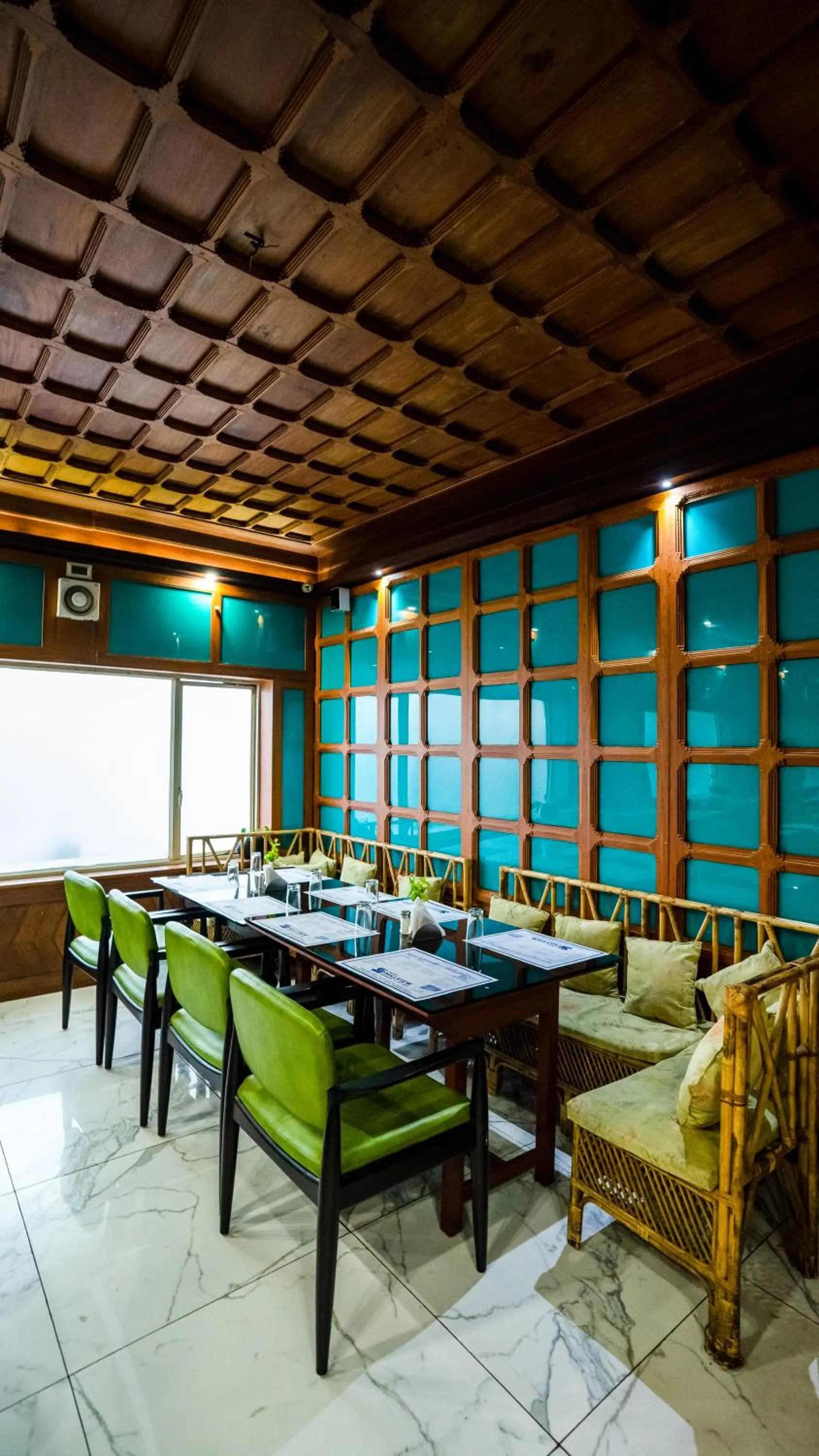 Restaurant/places to eat in HillView Munnar