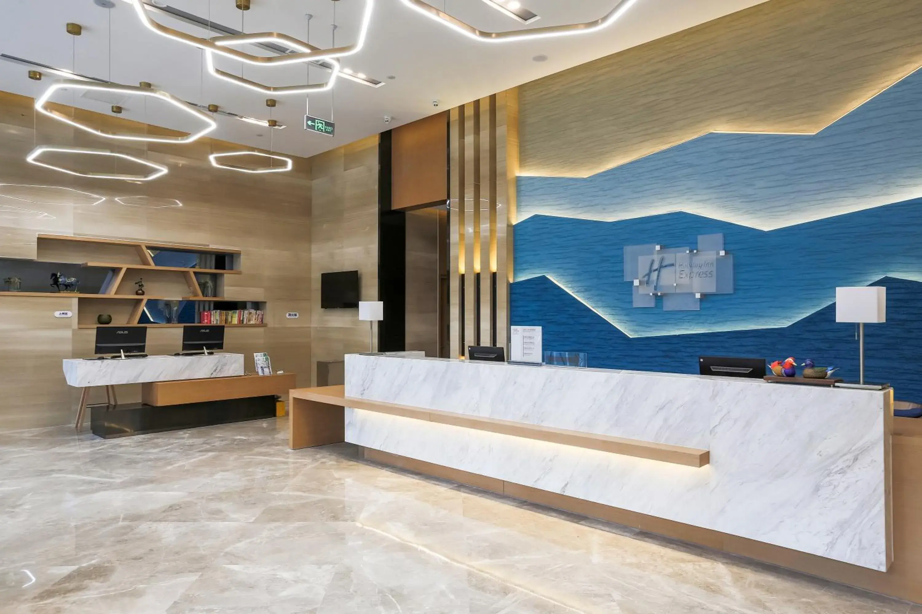 Property building in Holiday Inn Express Chengdu Xindu by IHG Property building in Holiday Inn Express Chengdu Xindu by IHG