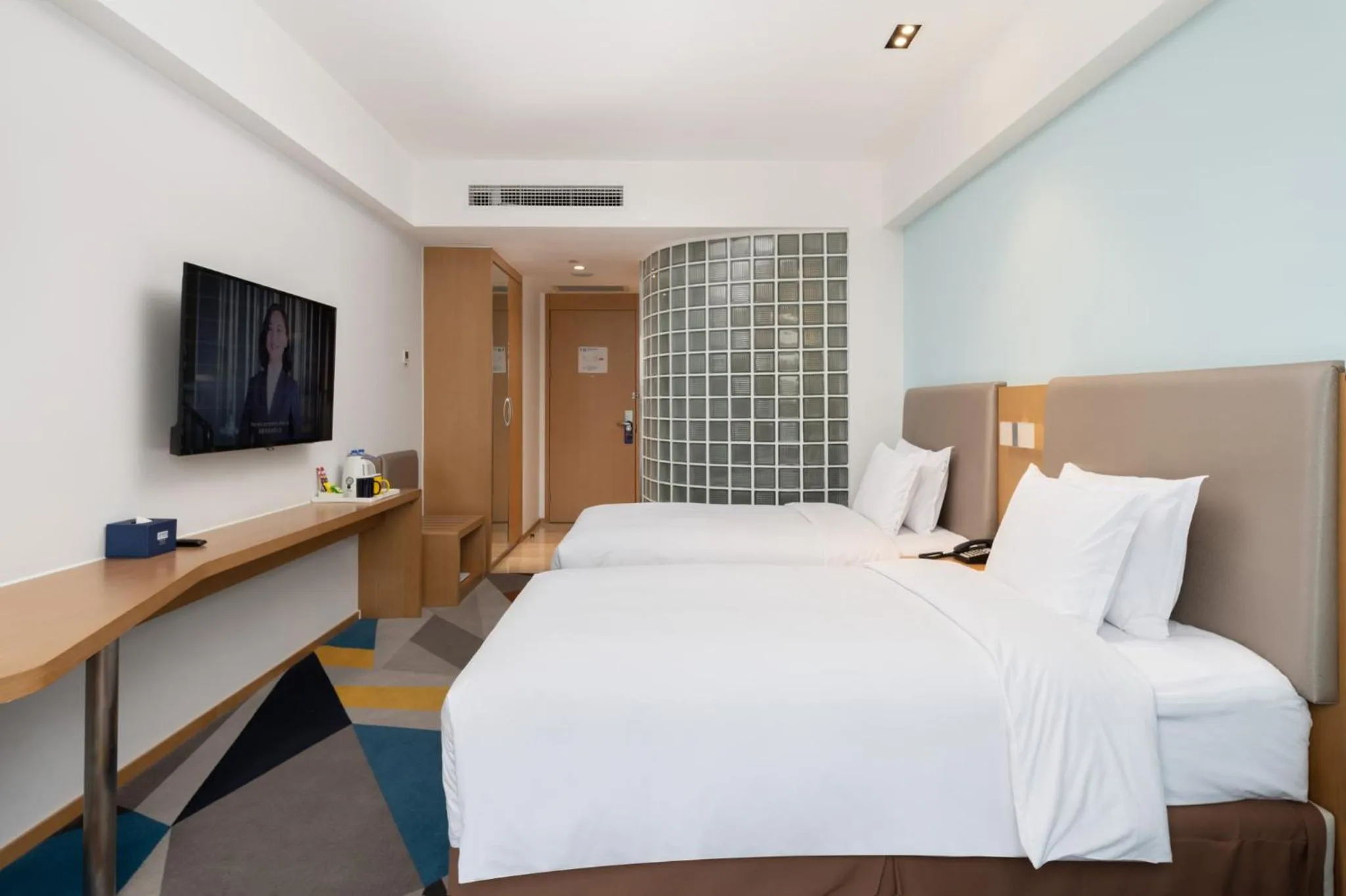 Photo of the whole room in Holiday Inn Express Chengdu Xindu by IHG