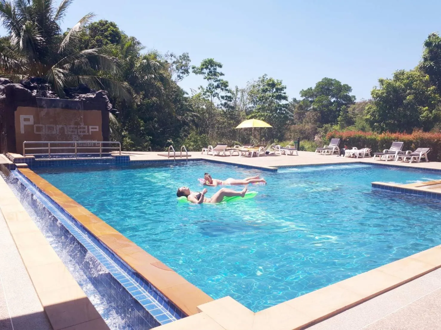 People in Poonsap Resort