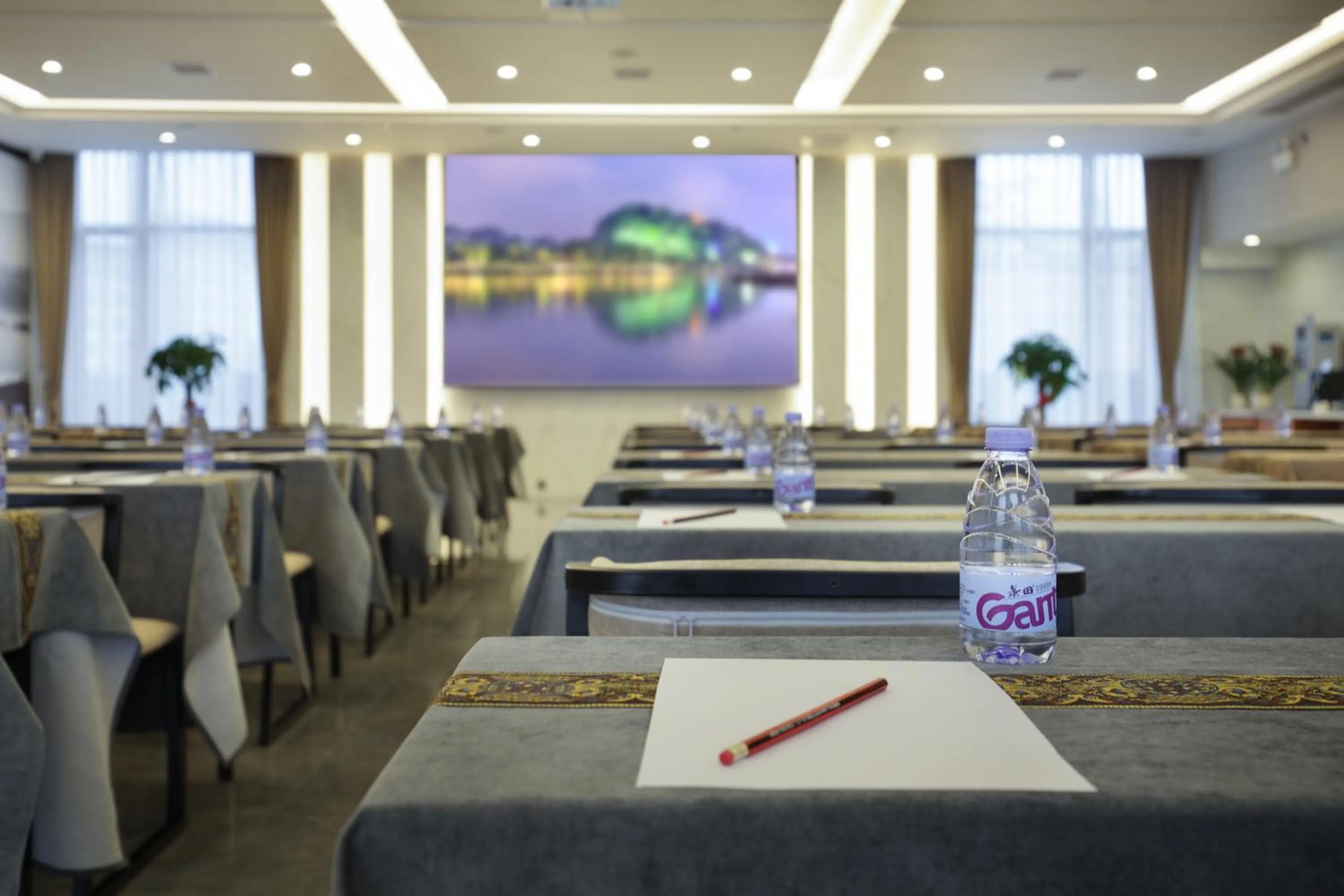 Area and facilities in Wing Hotel Guilin - Central Square