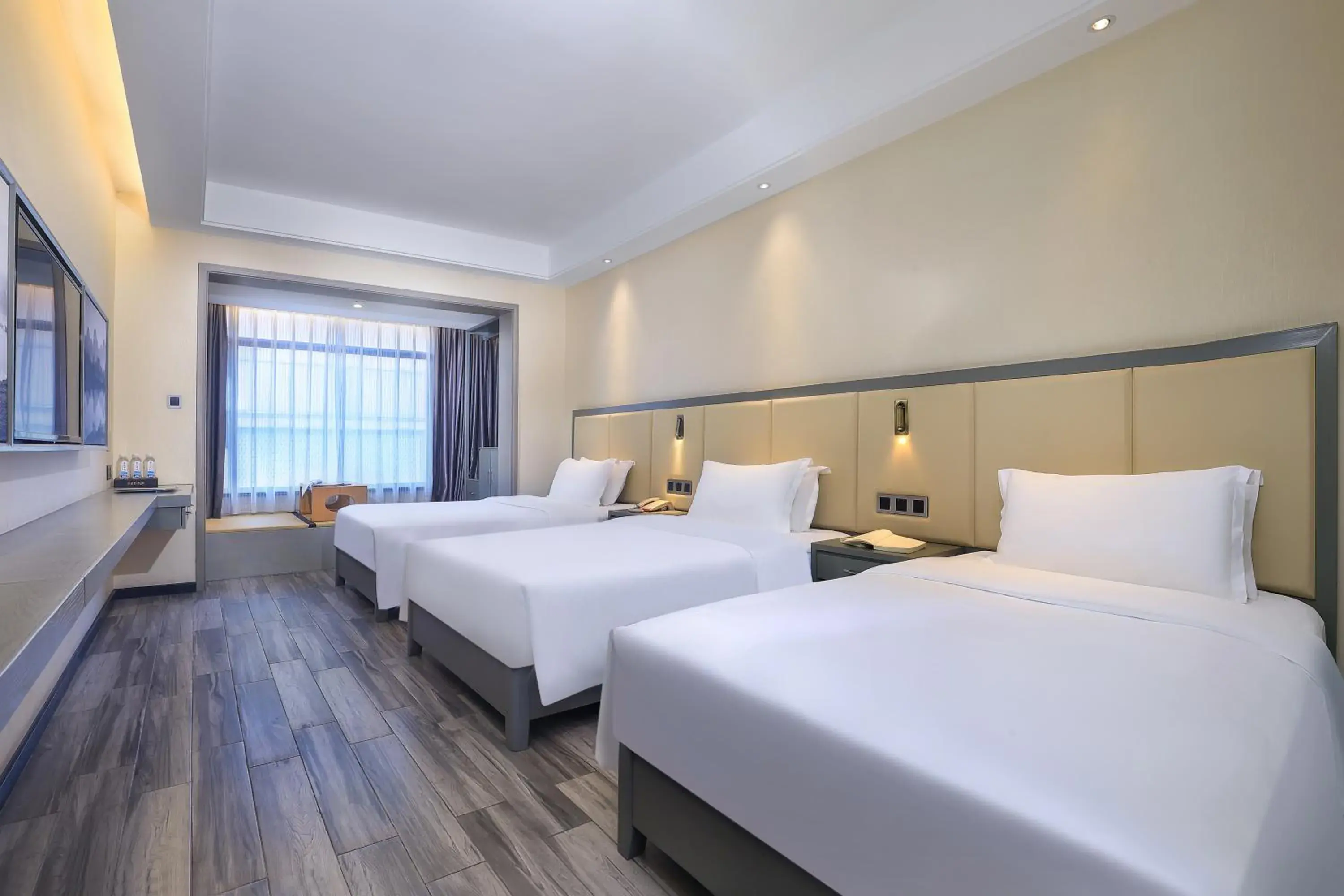 Classic Triple Room in Wing Hotel Guilin - Central Square Classic Triple Room in Wing Hotel Guilin - Central Square
