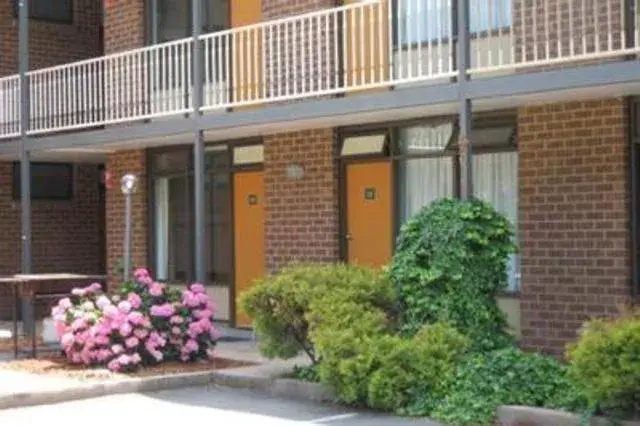 Facade/entrance in Red Cedars Motel Facade/entrance in Red Cedars Motel