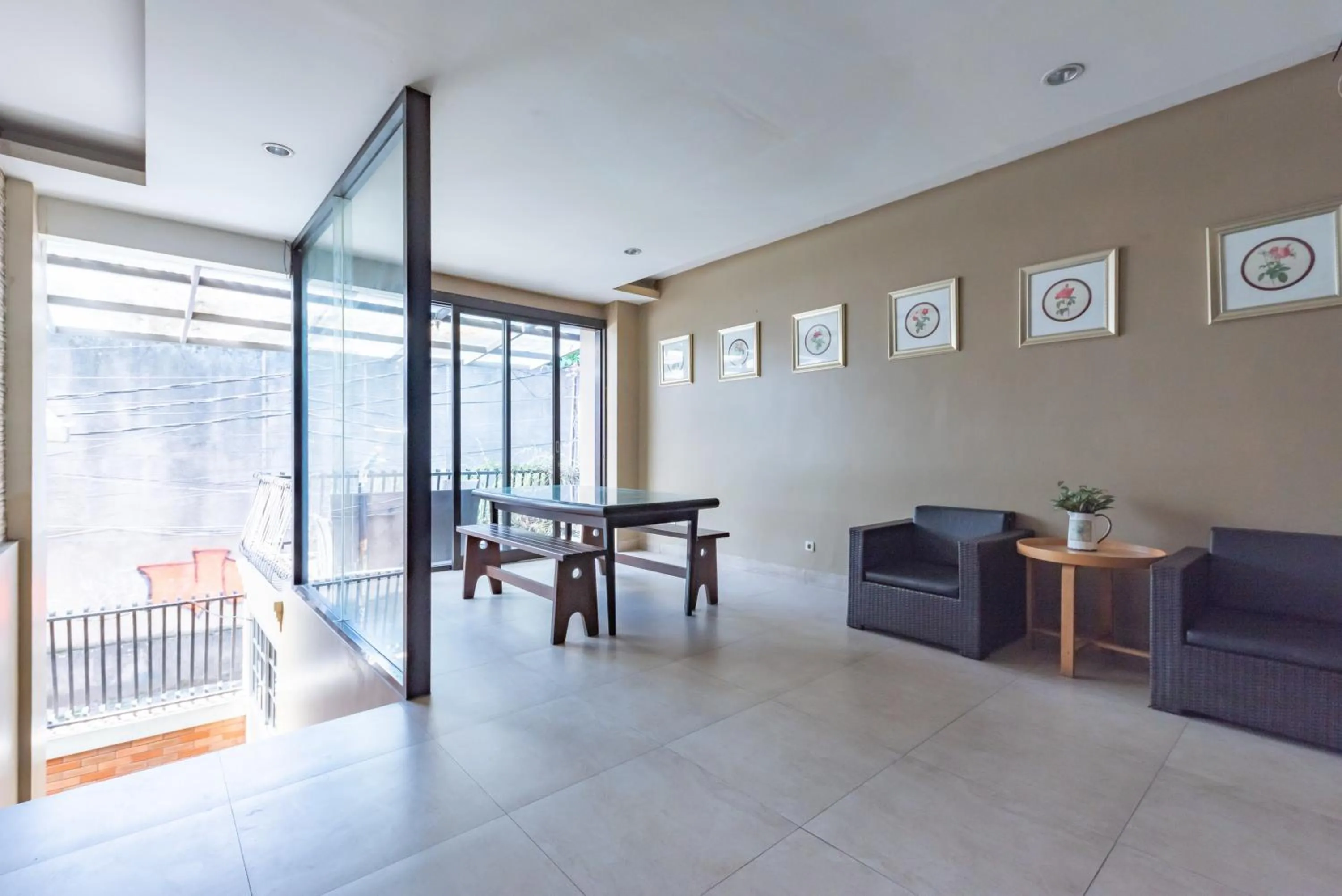 Property building in Sans Vibes Hotel Malabar