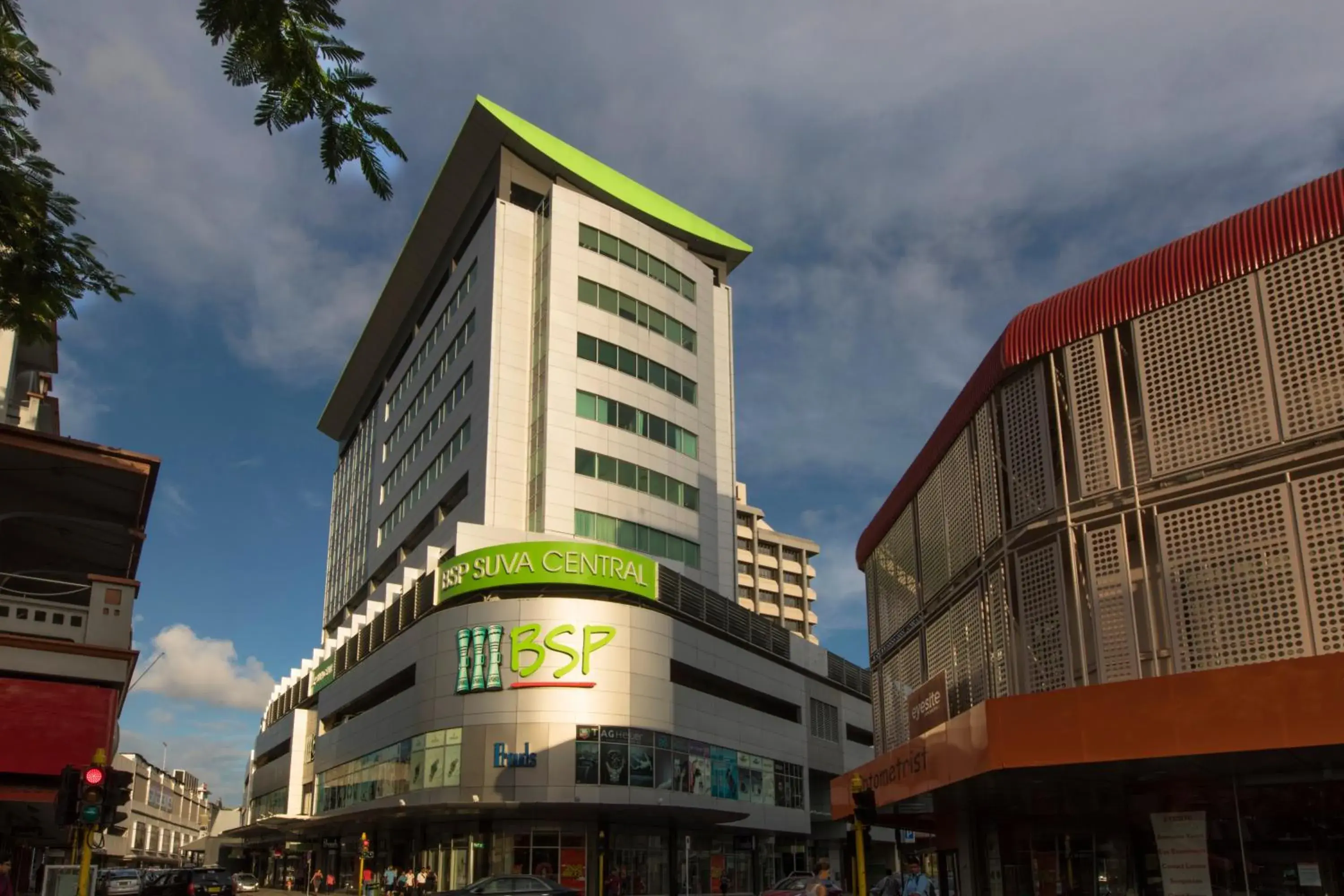 Facade/entrance in Quest Suva Facade/entrance in Quest Suva