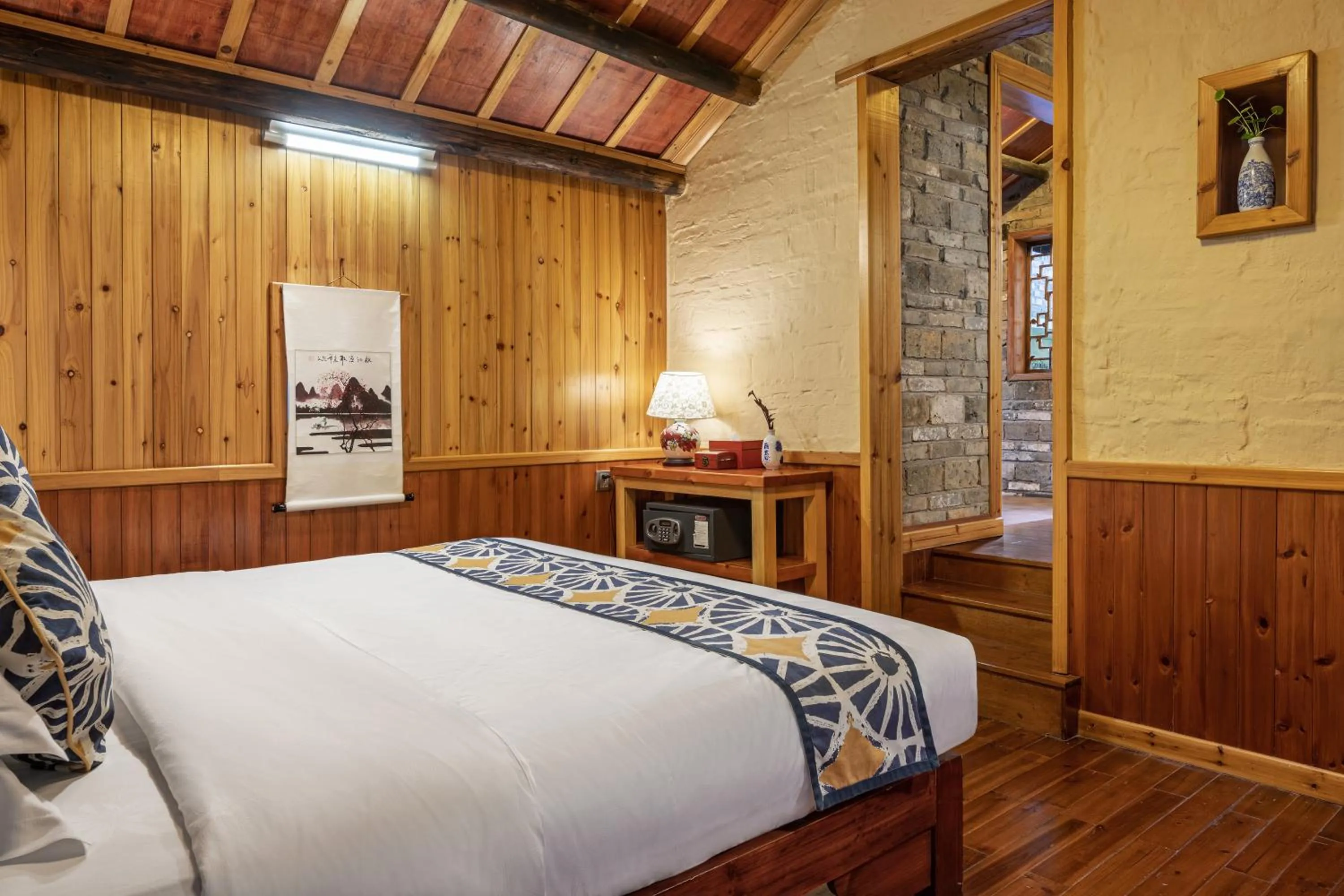 Photo of the whole room, Bed in Yangshuo Secret Garden