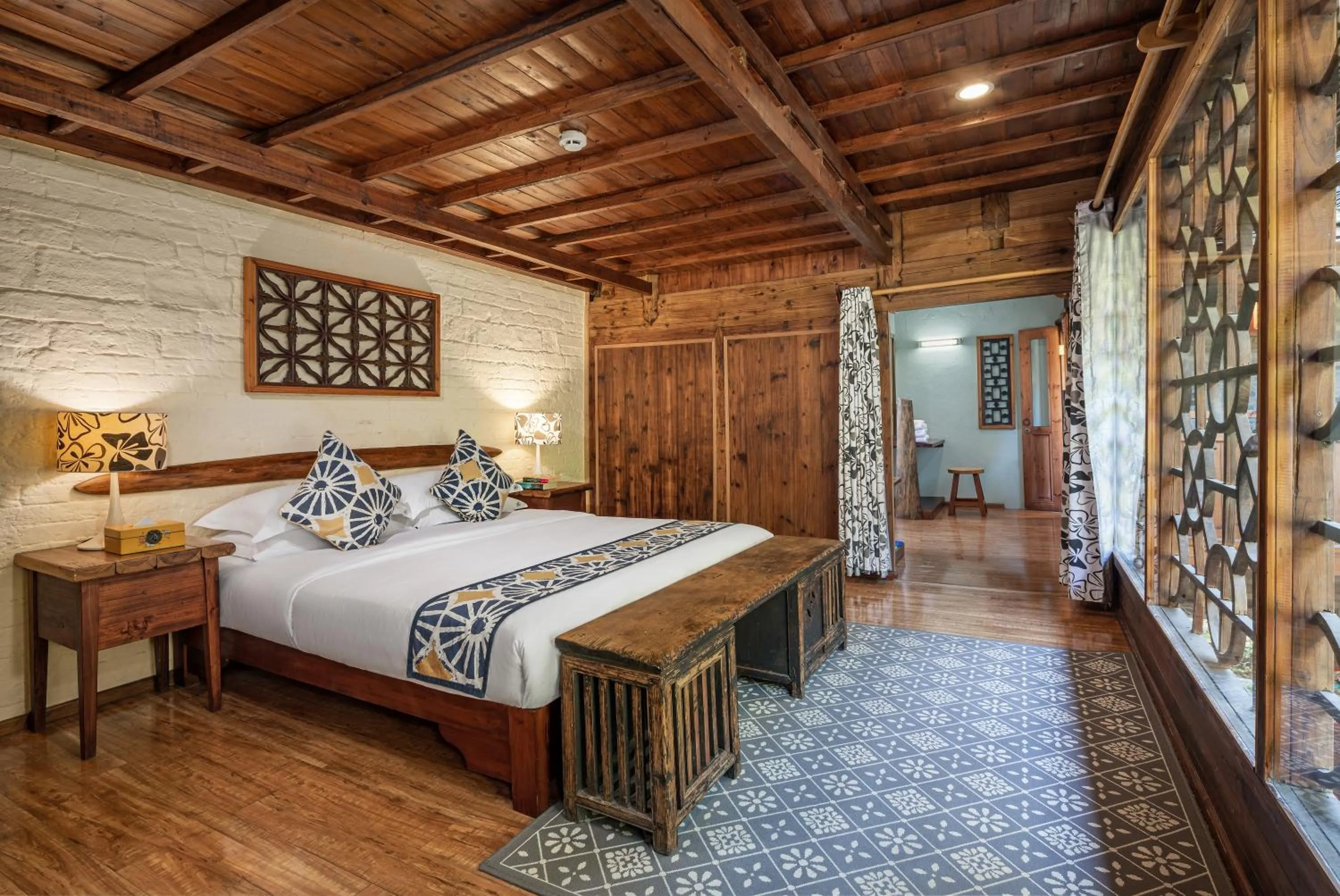 Bed in Yangshuo Secret Garden