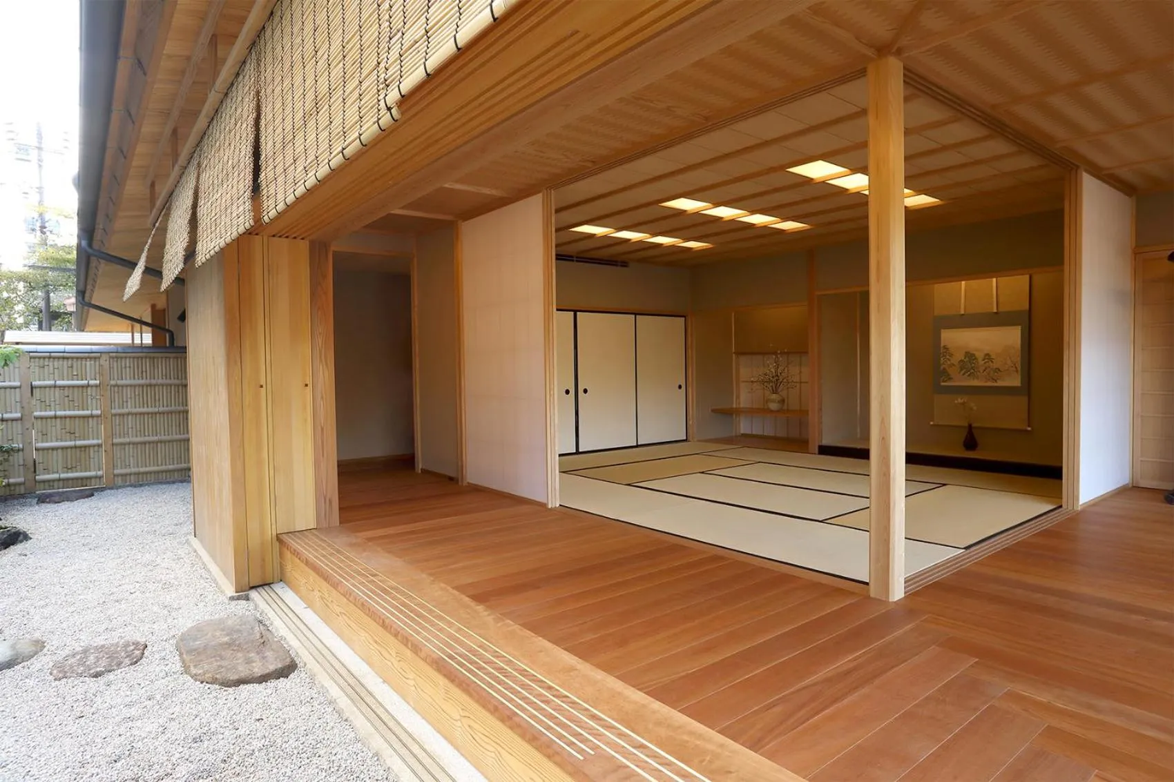 Day in Maru Izumiyacho