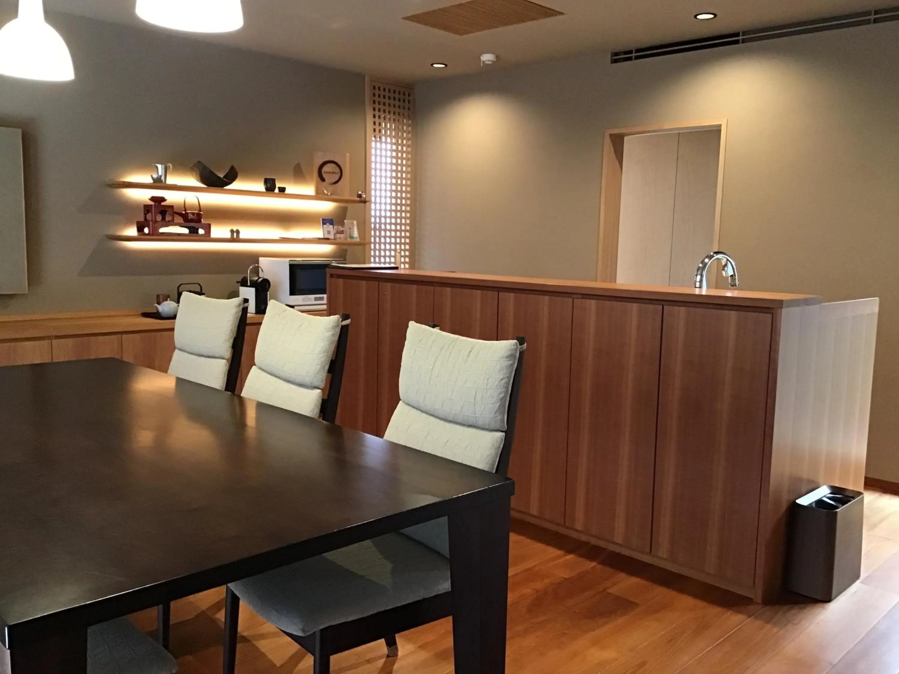 Dining area in Maru Izumiyacho