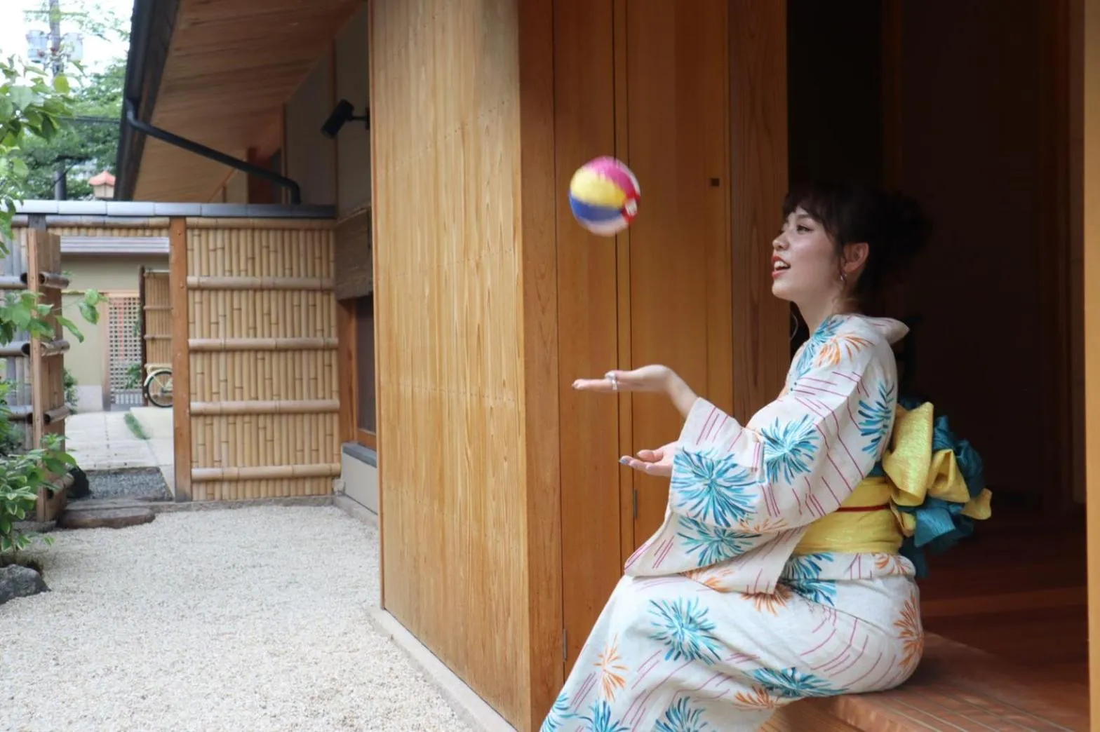 People in Maru Izumiyacho