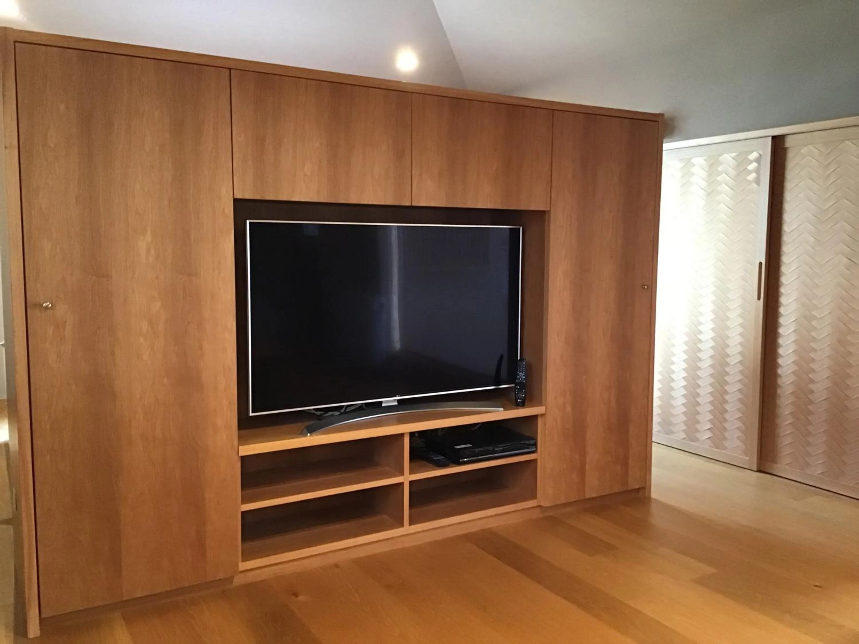 Bedroom in Maru Izumiyacho