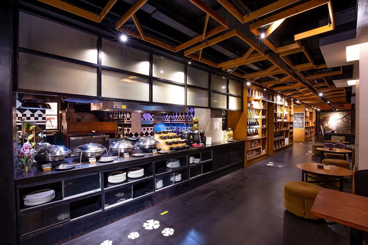 Restaurant/places to eat in THE 1O1 Bali Fontana Seminyak