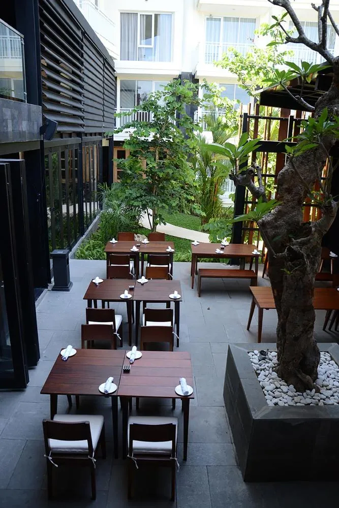 Restaurant/places to eat in THE 1O1 Bali Fontana Seminyak