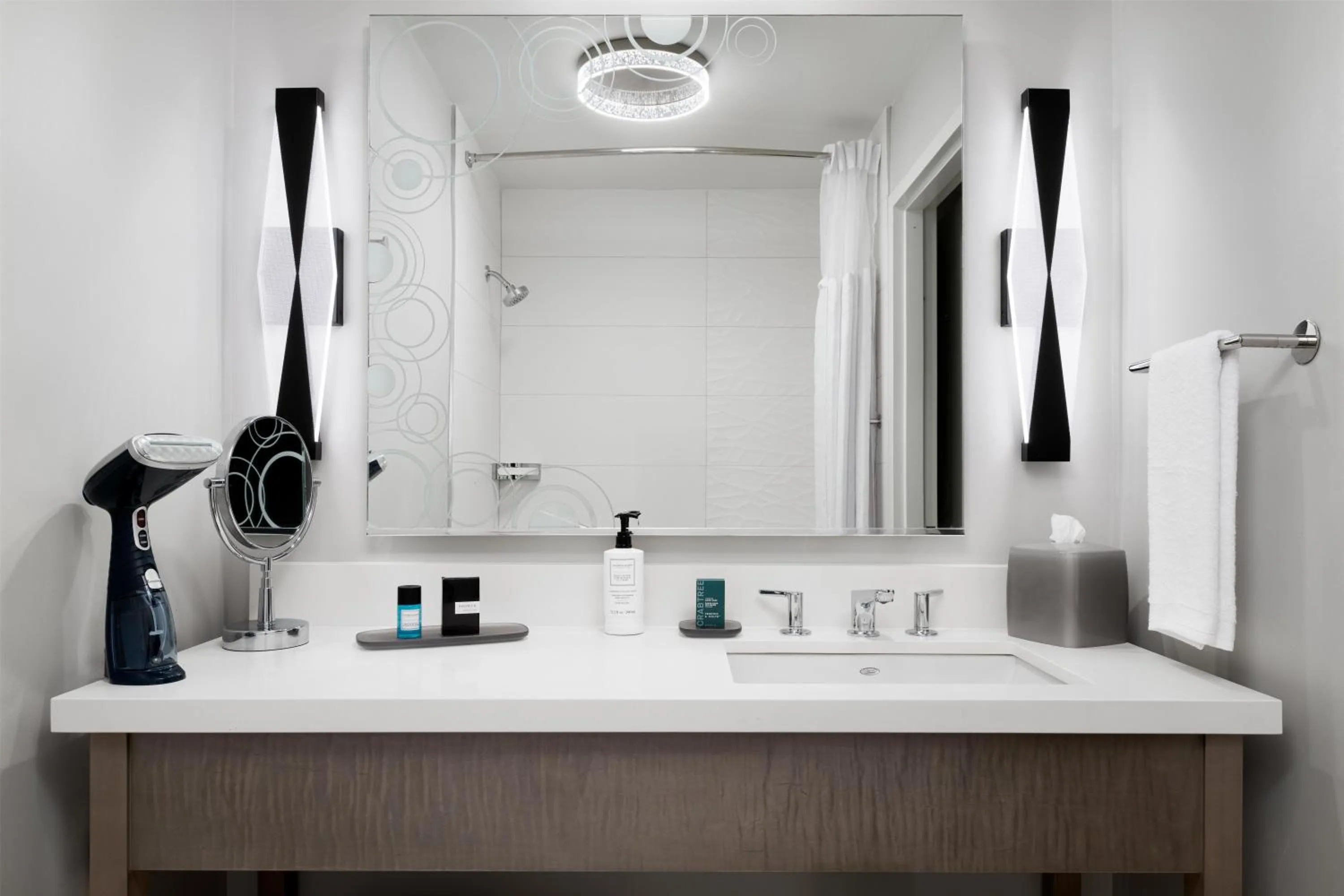 Bathroom in Hilton Boca Raton Suites