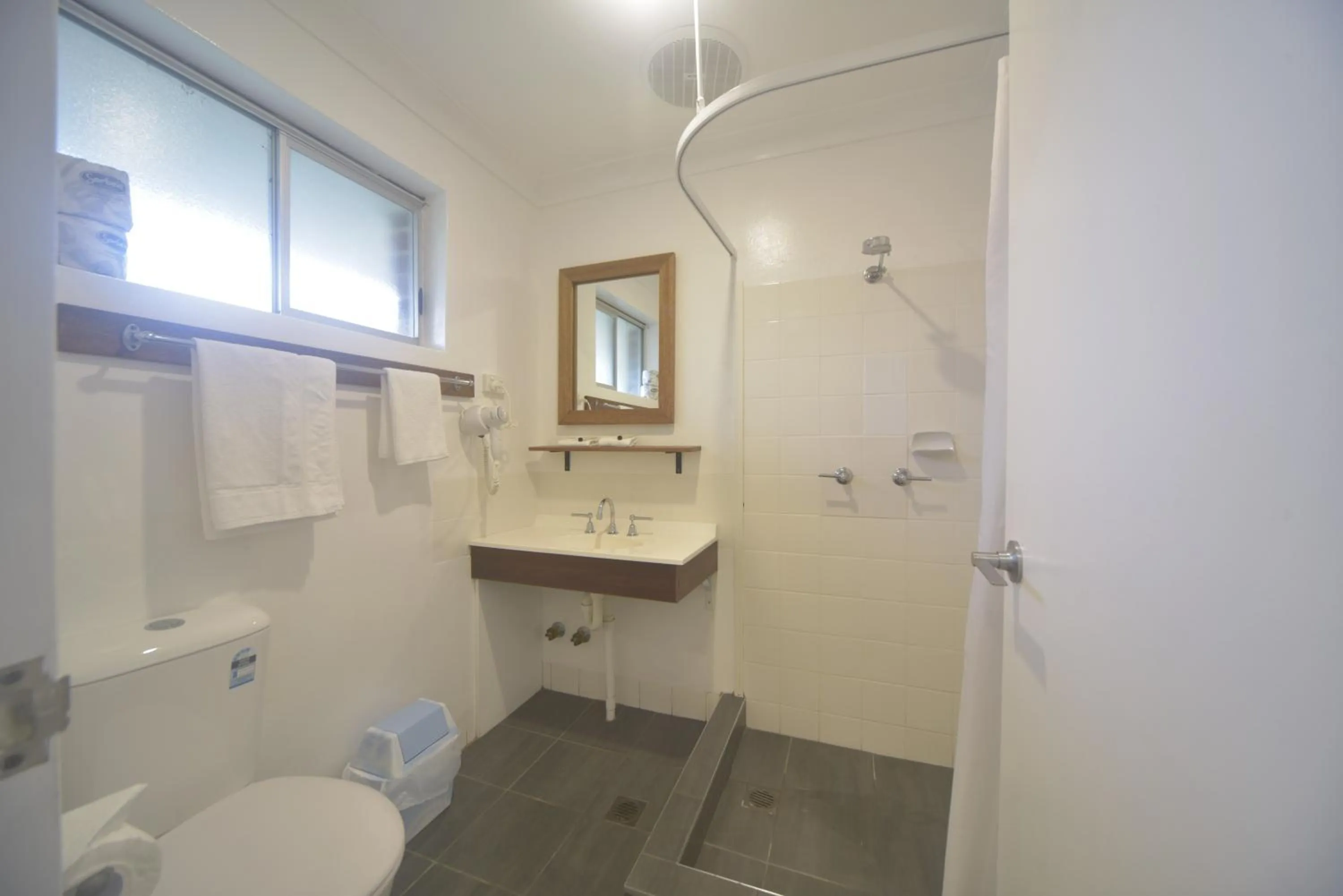 Bathroom in Pleasant Way River Lodge