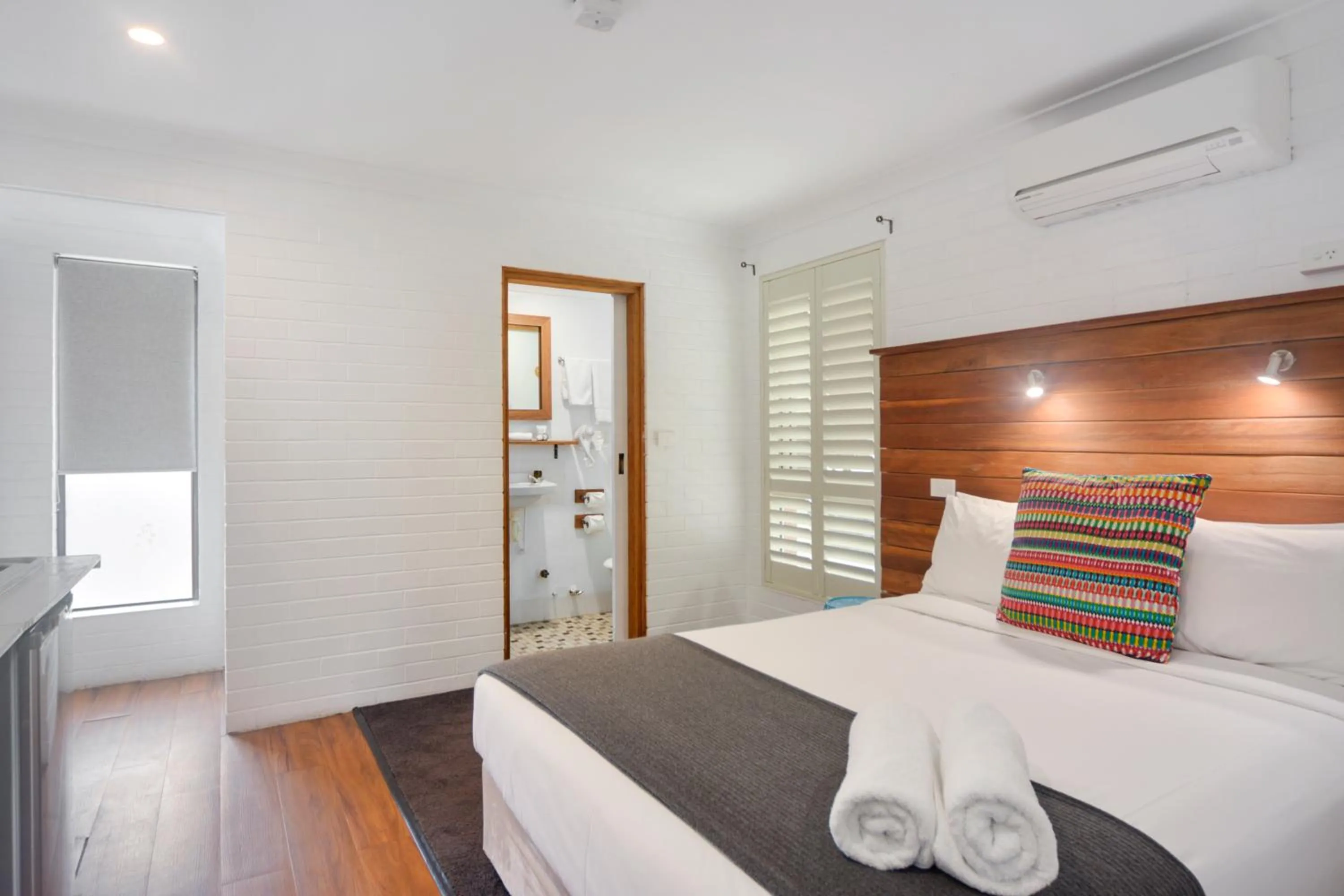 Bedroom, Bed in Pleasant Way River Lodge