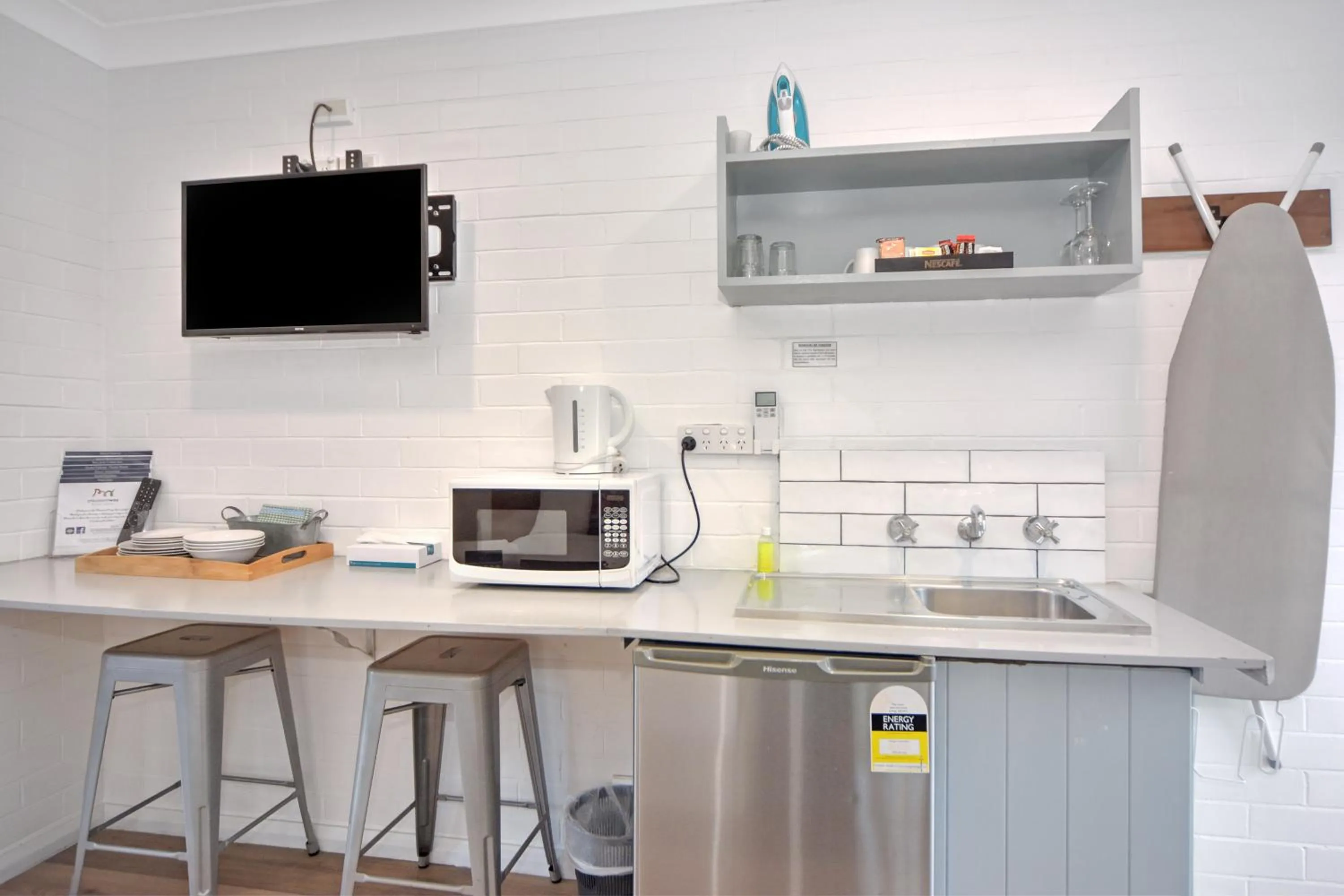 TV and multimedia in Pleasant Way River Lodge