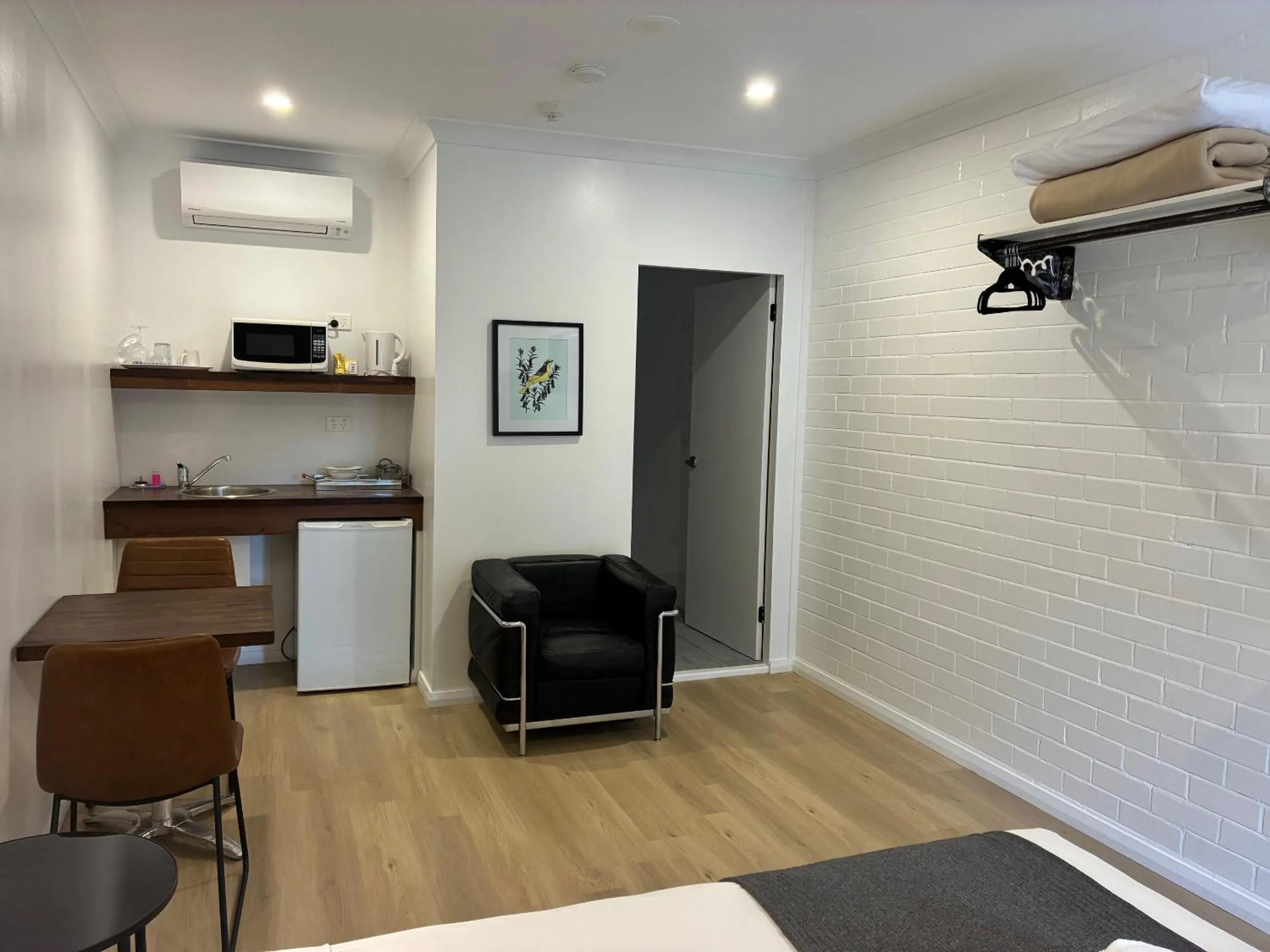 Kitchen or kitchenette in Pleasant Way River Lodge