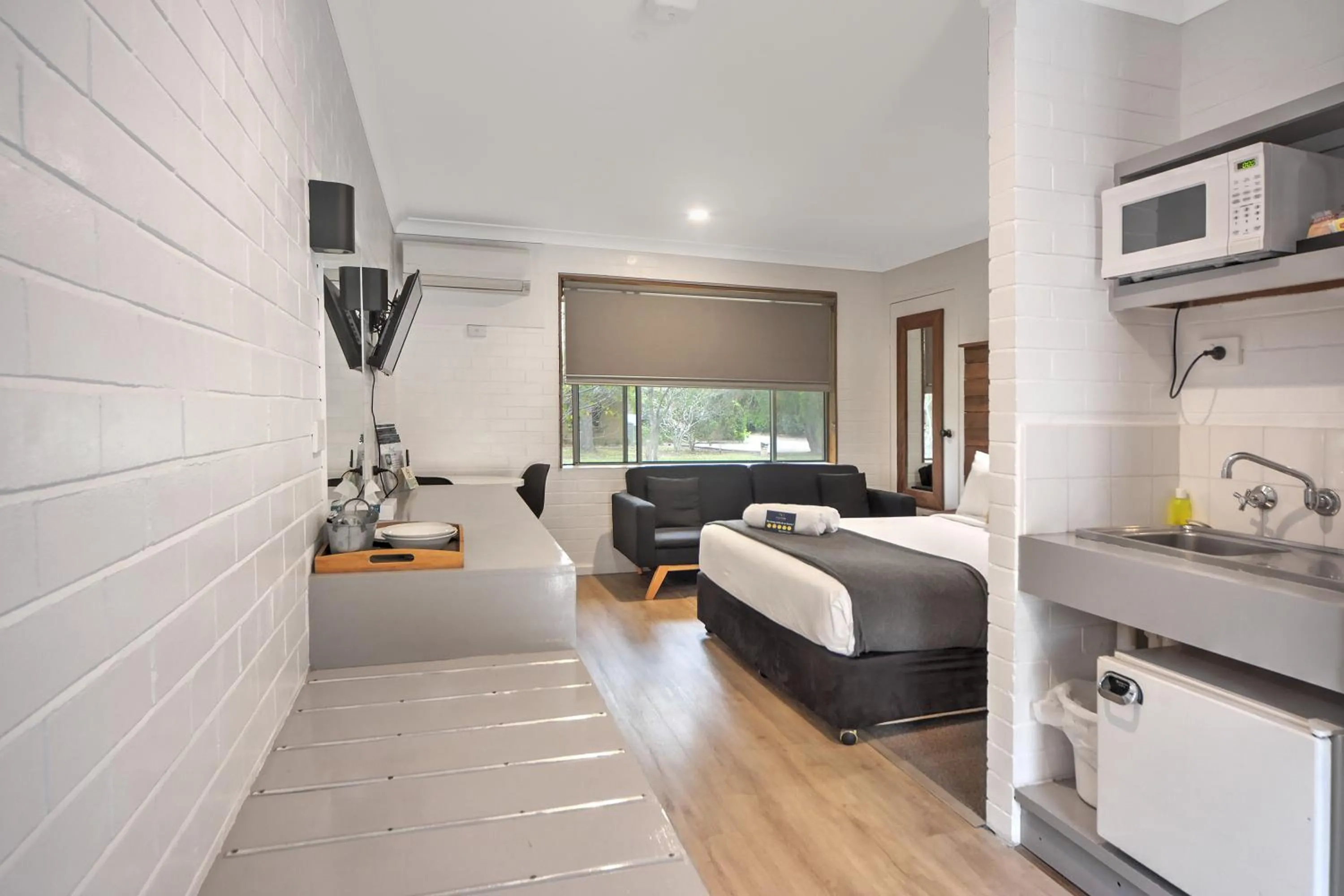 Bedroom, Bed in Pleasant Way River Lodge