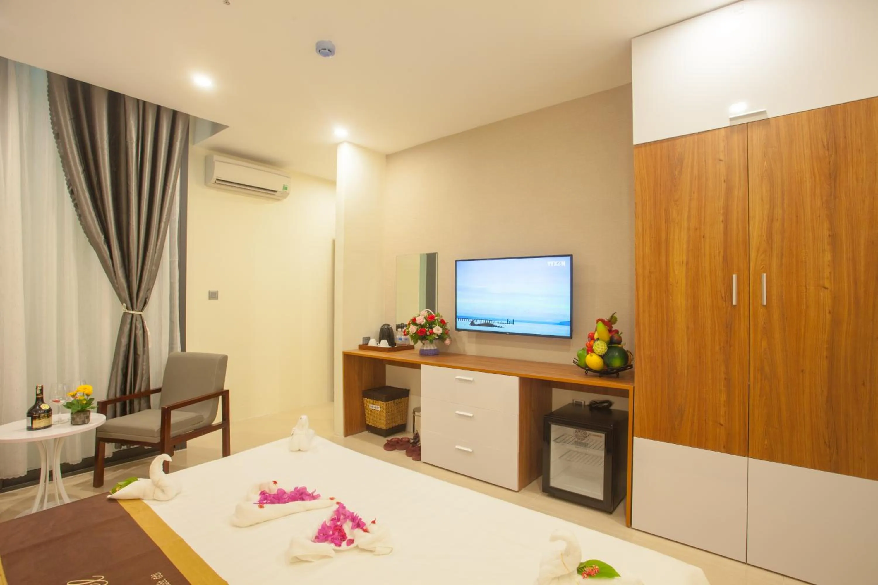 Photo of the whole room, Bed in Ecstasy Hotel