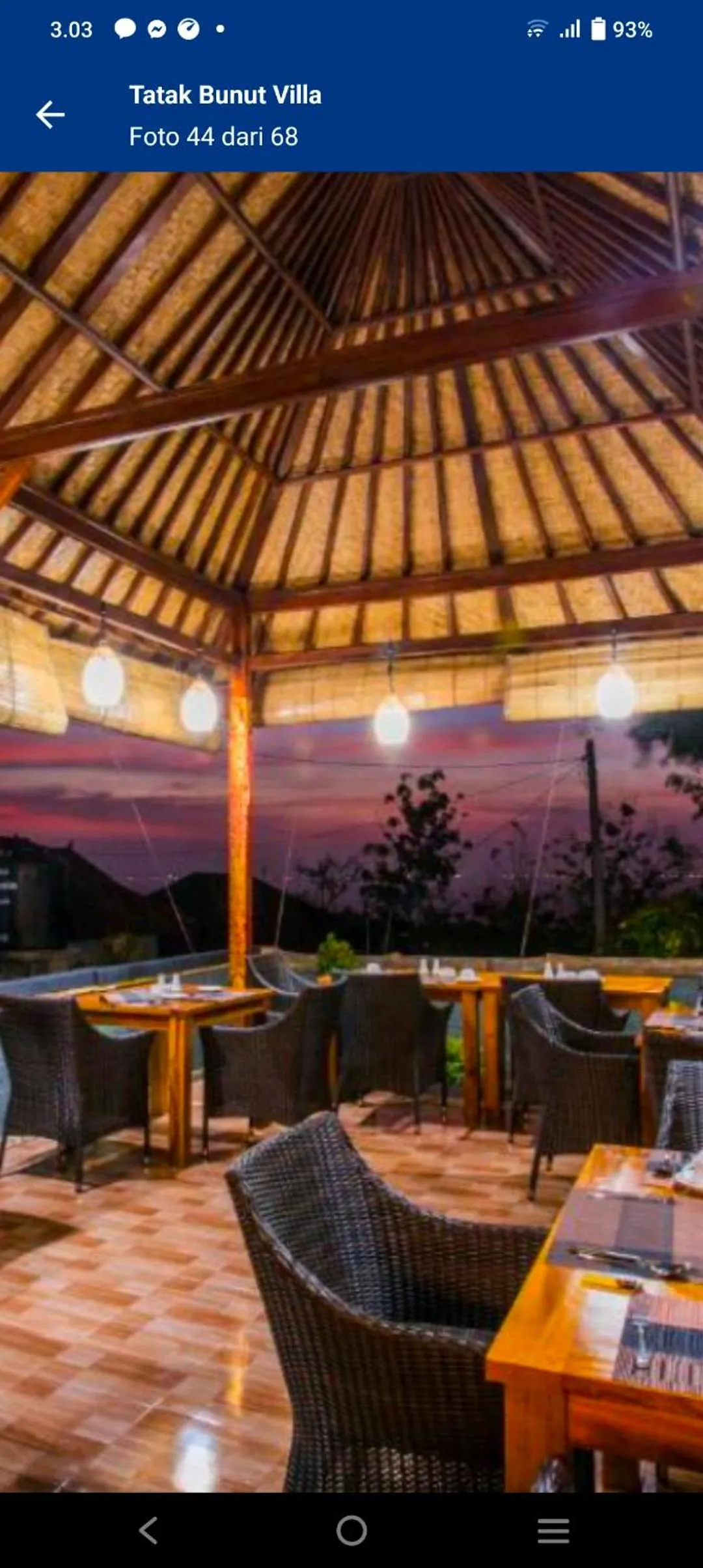 Restaurant/places to eat in Tatak Bunut Villa Ceningan