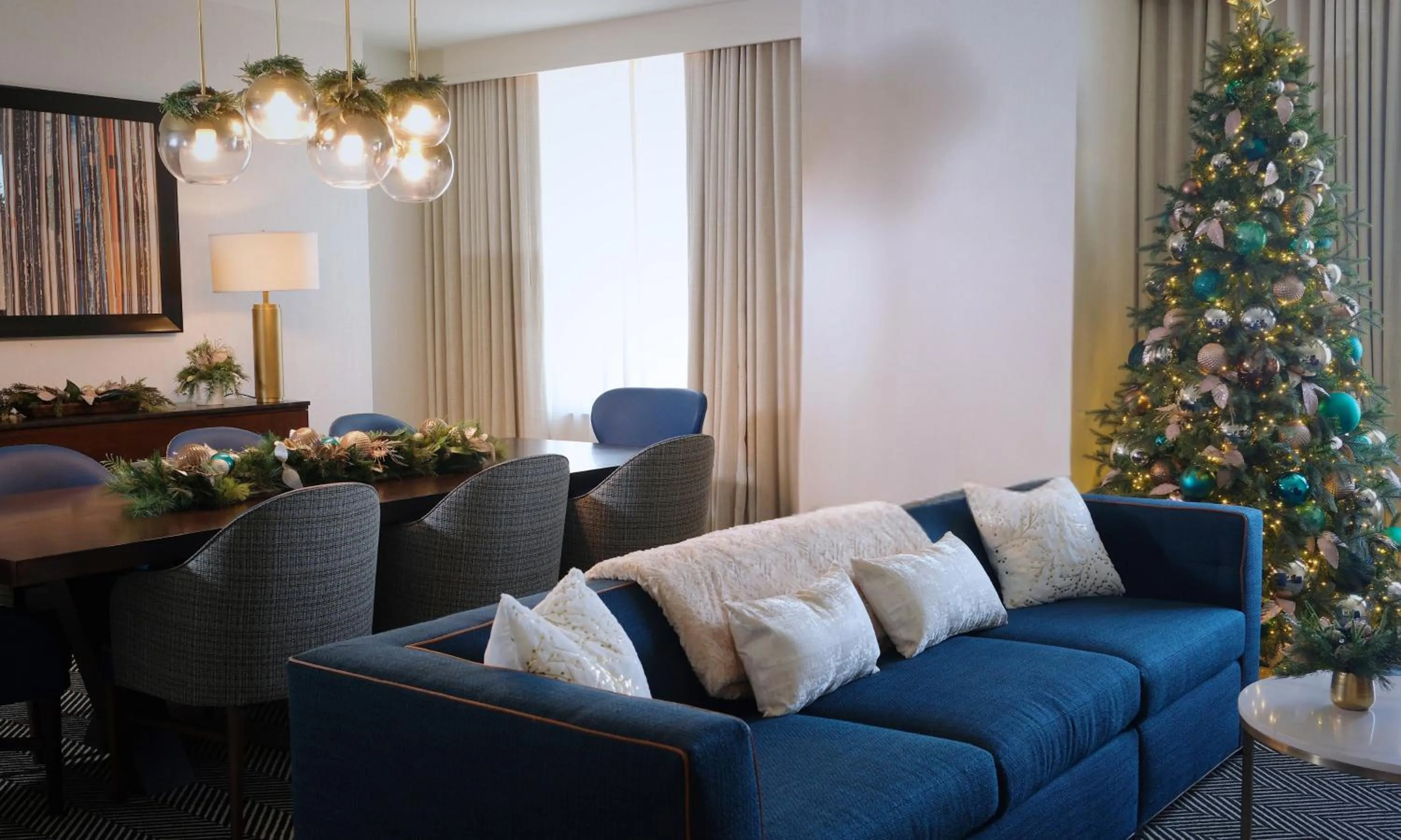 Dining area in Hilton Austin