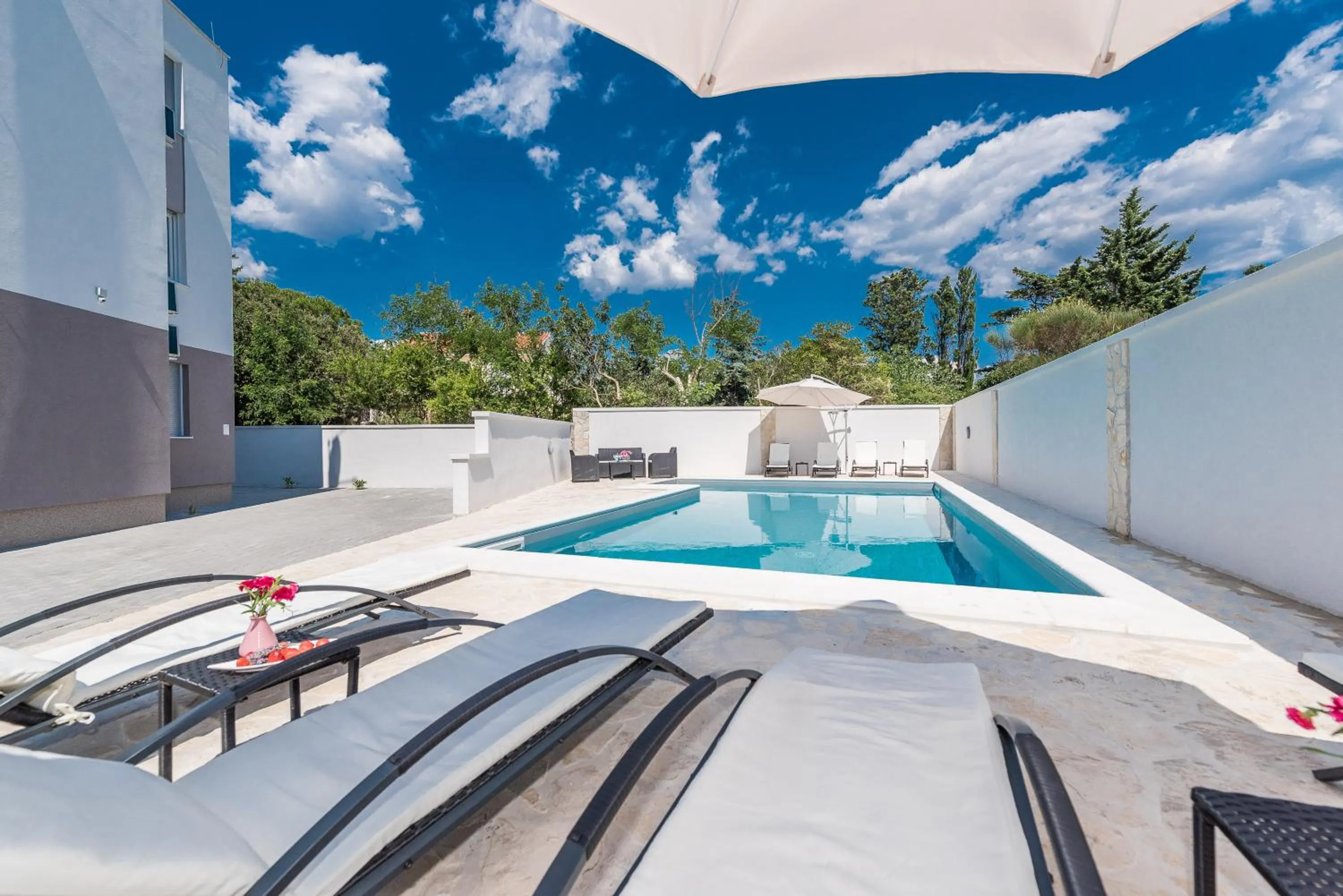 Villa Star 6 luxury apartment with a pool