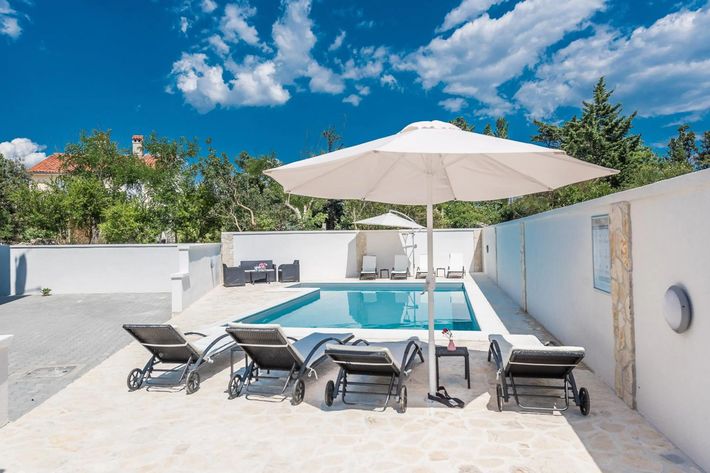Villa Star 6 luxury apartment with a pool