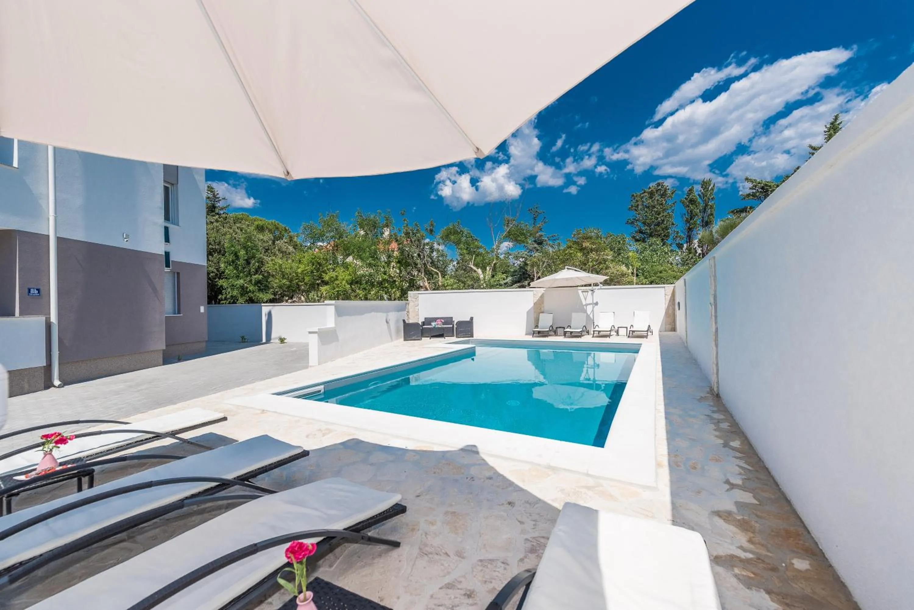 Villa Star 6 luxury apartment with a pool