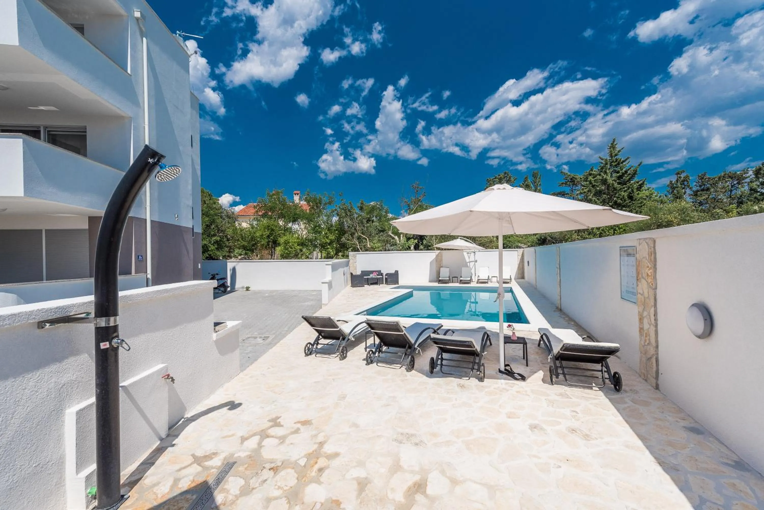 Villa Star 6 luxury apartment with a pool