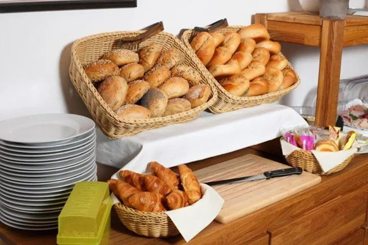 Breakfast in Das Neue Hotel Am Park