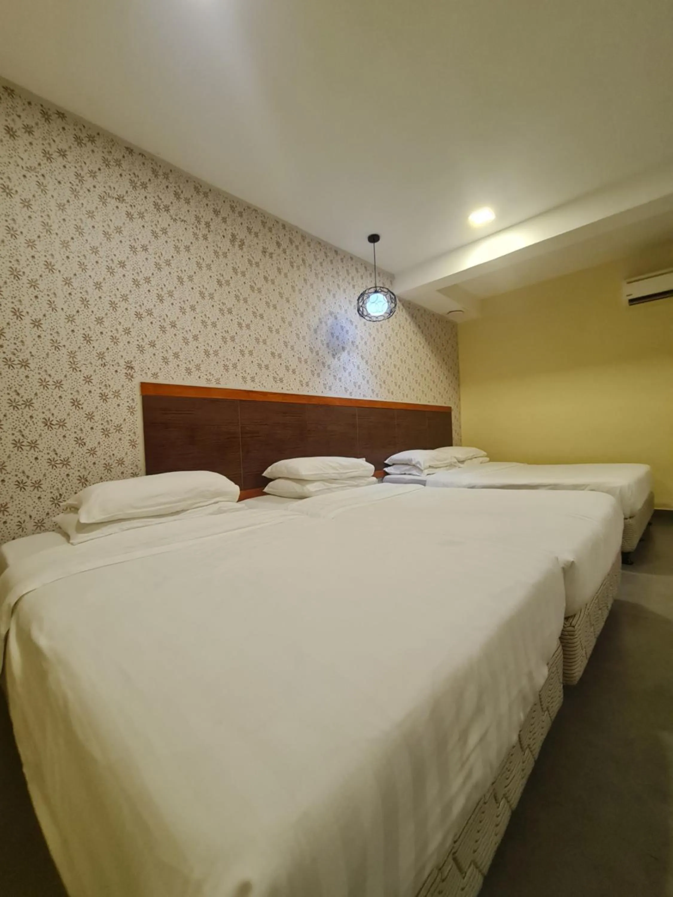 Bed in Hotel Bestari