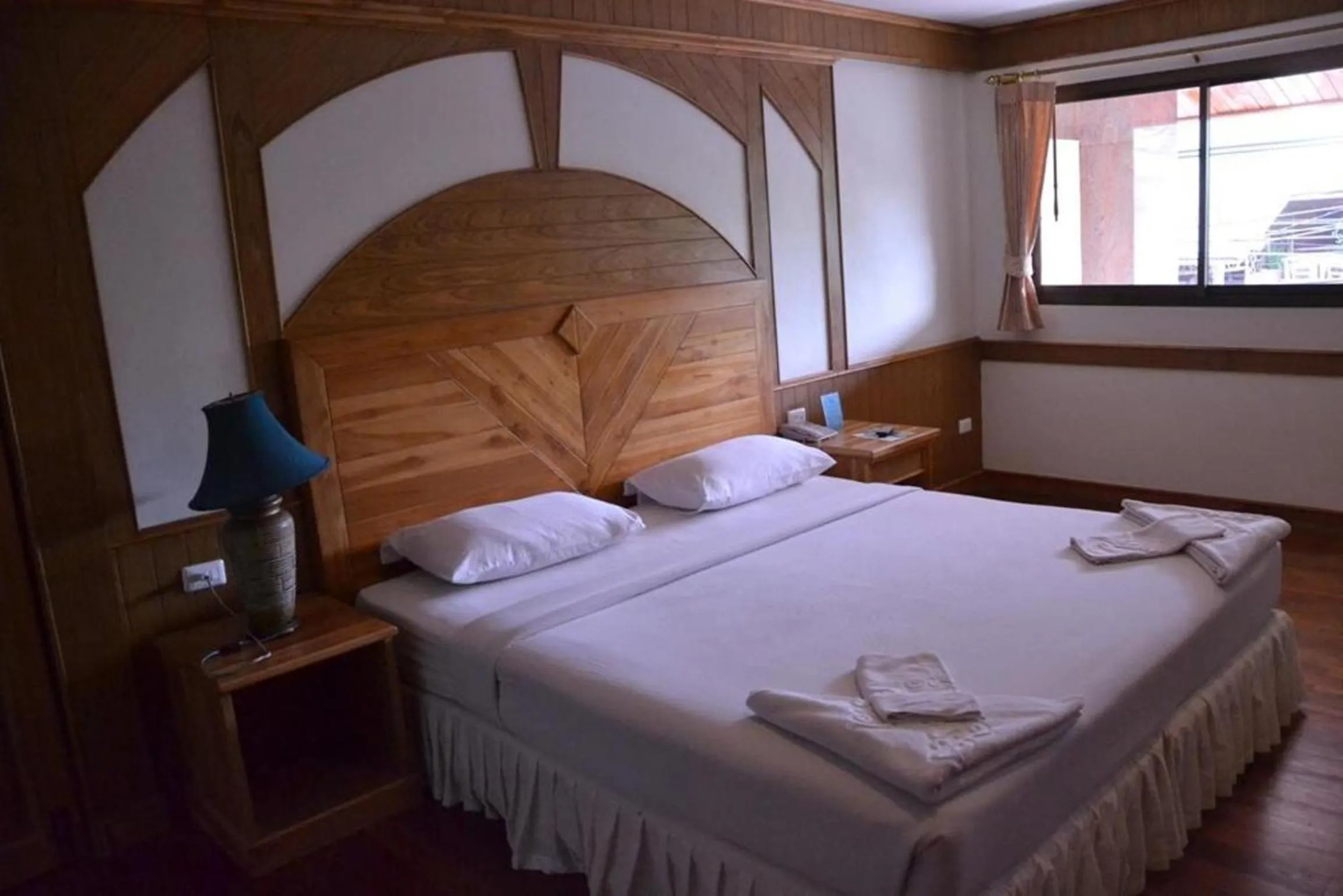 Bed in White Sand Princess