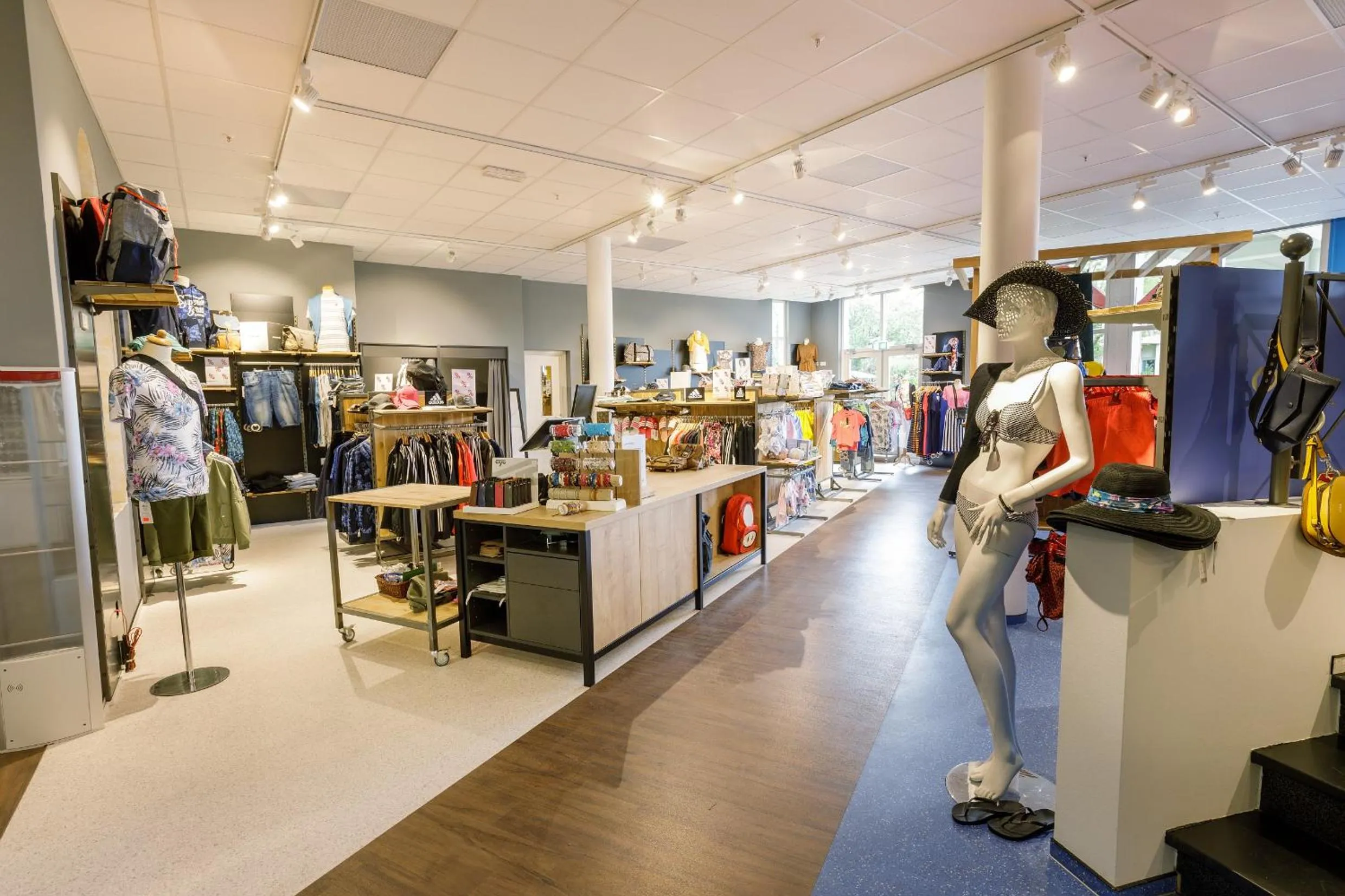 On-site shops in Hotel Hochsauerland by Center Parcs