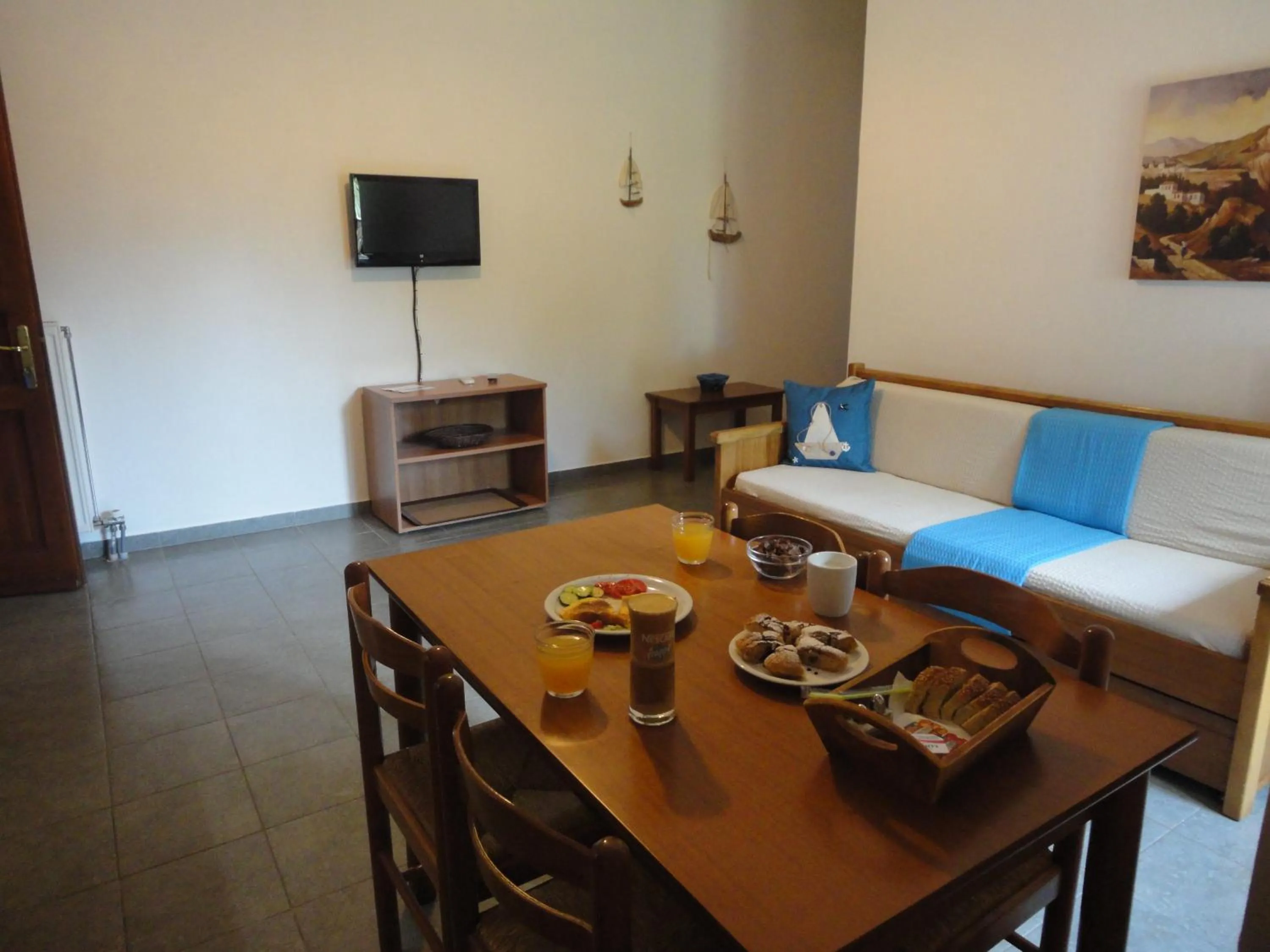 Dining area in Melrose