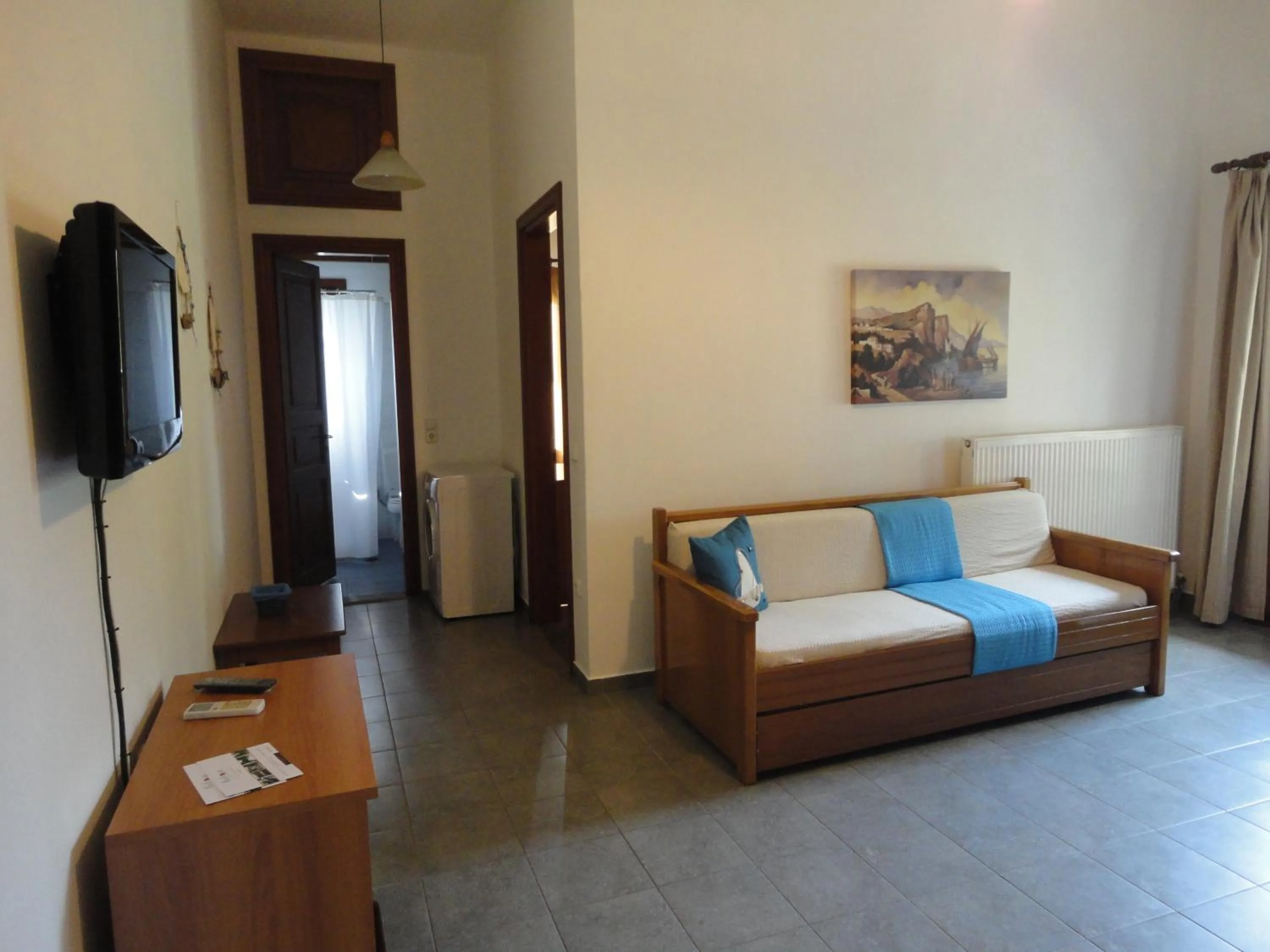 Seating area, Bed in Melrose